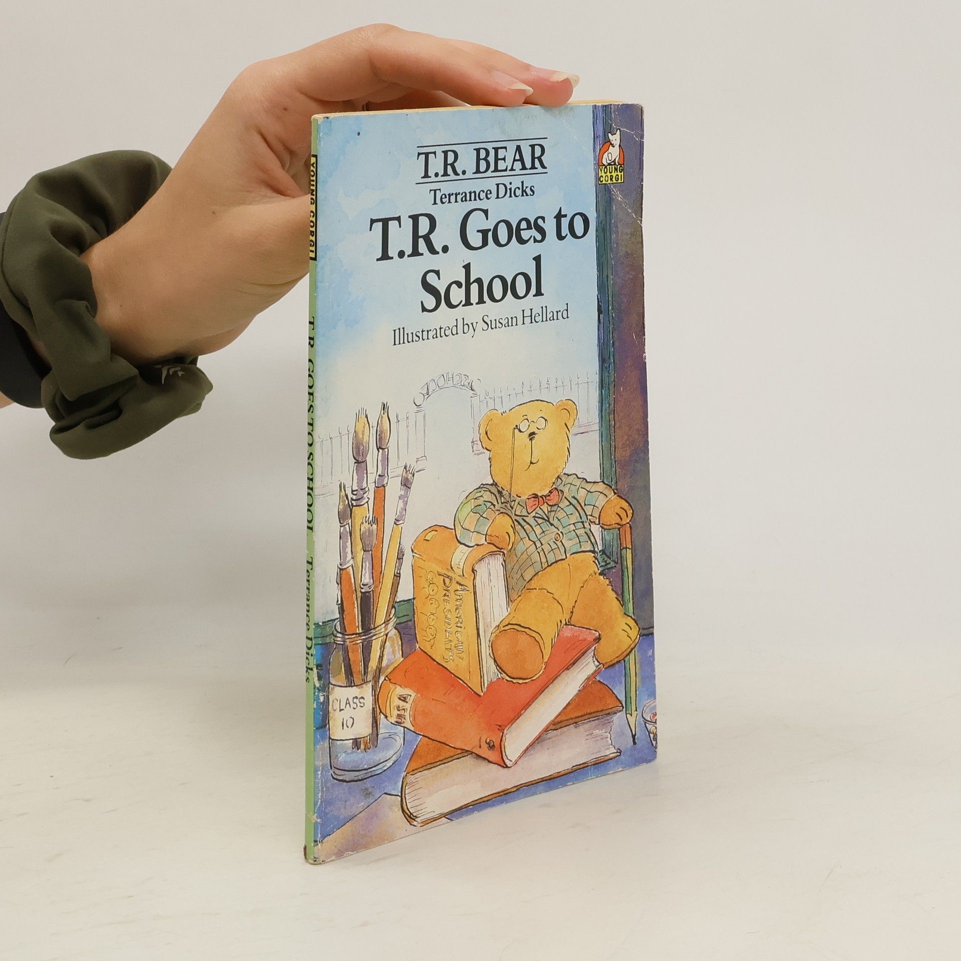 Terrance Dicks T.R. Goes to School