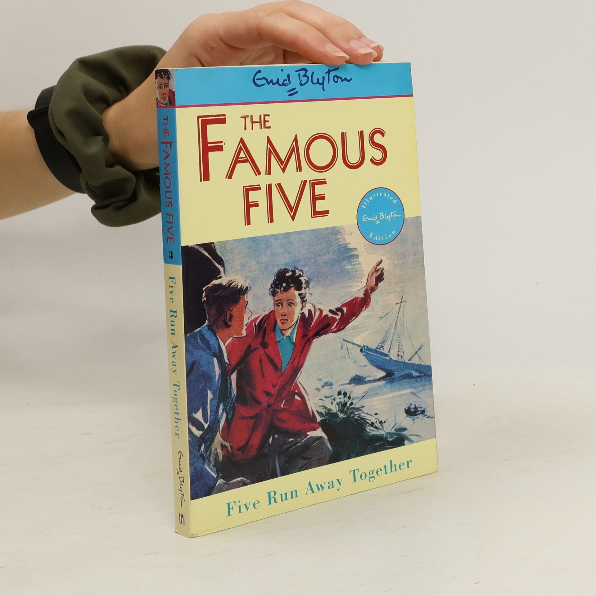 Enid Blyton The Famous Five. Five run away together
