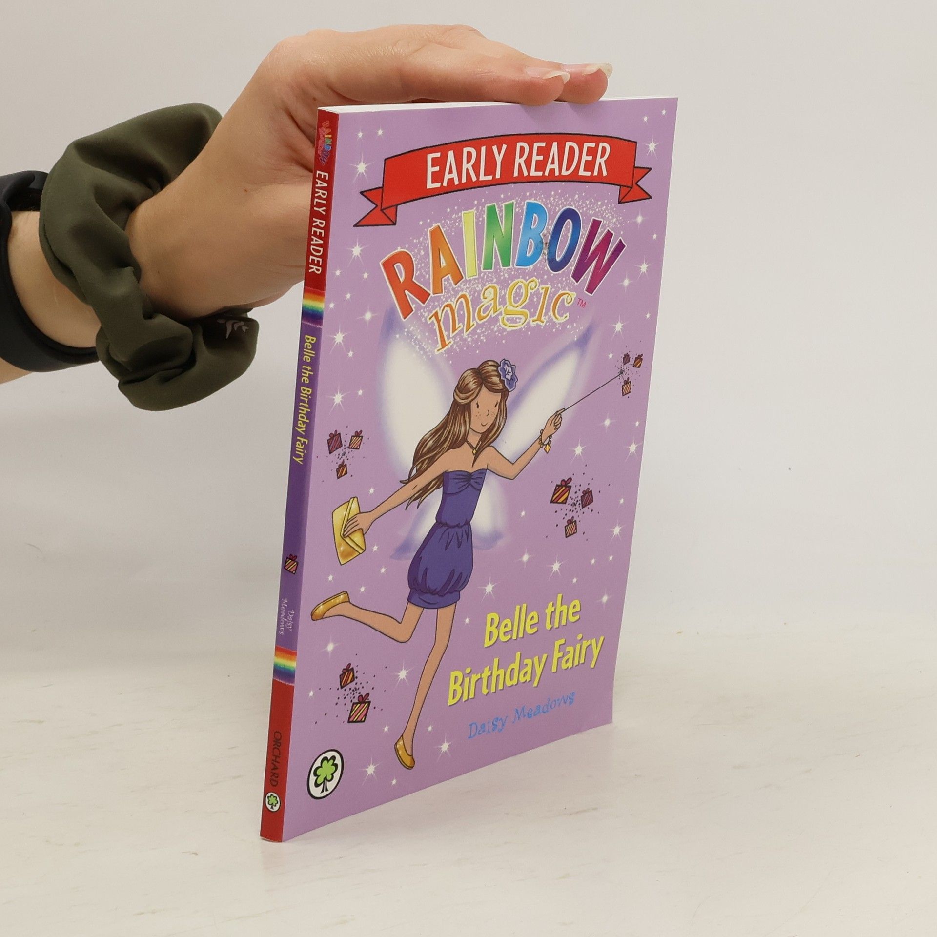 Daisy Meadows Rainbow Magic Early Reader: Belle the Birthday Fairy