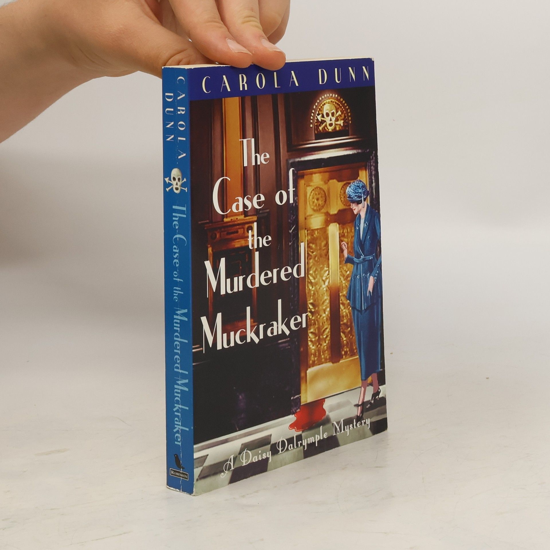 Carola Dunn The Case of the Murdered Muckraker