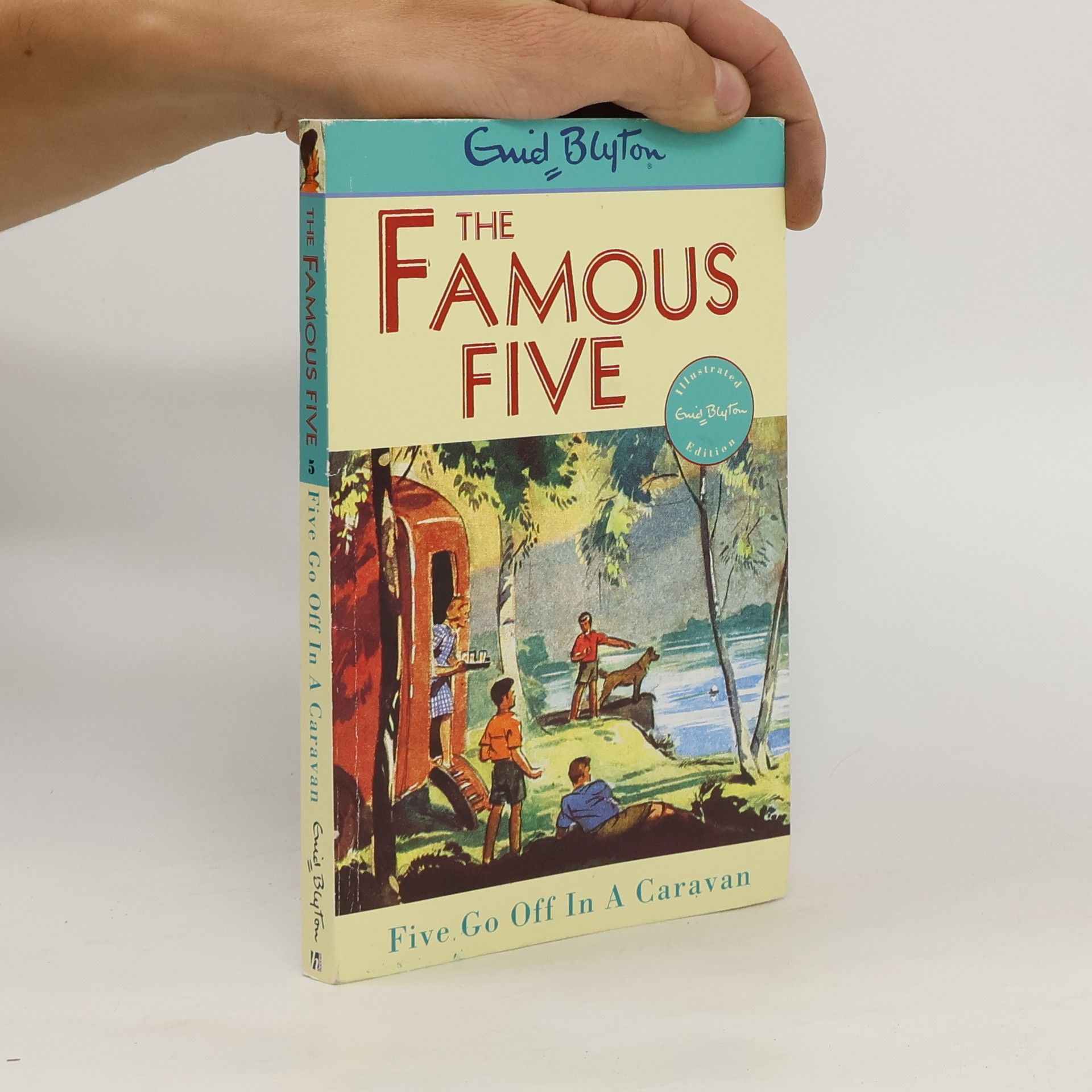 Enid Blyton Famous Five: Five Go Off In A Caravan