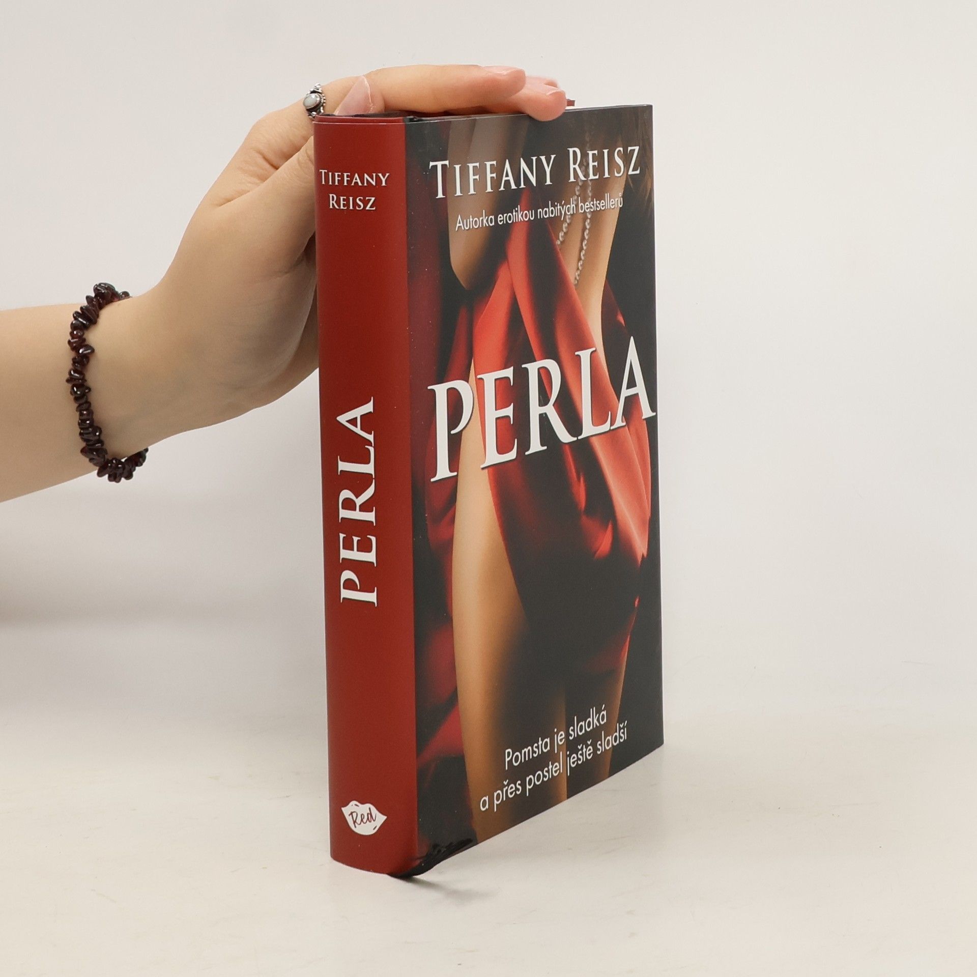 Tiffany Reisz Perla