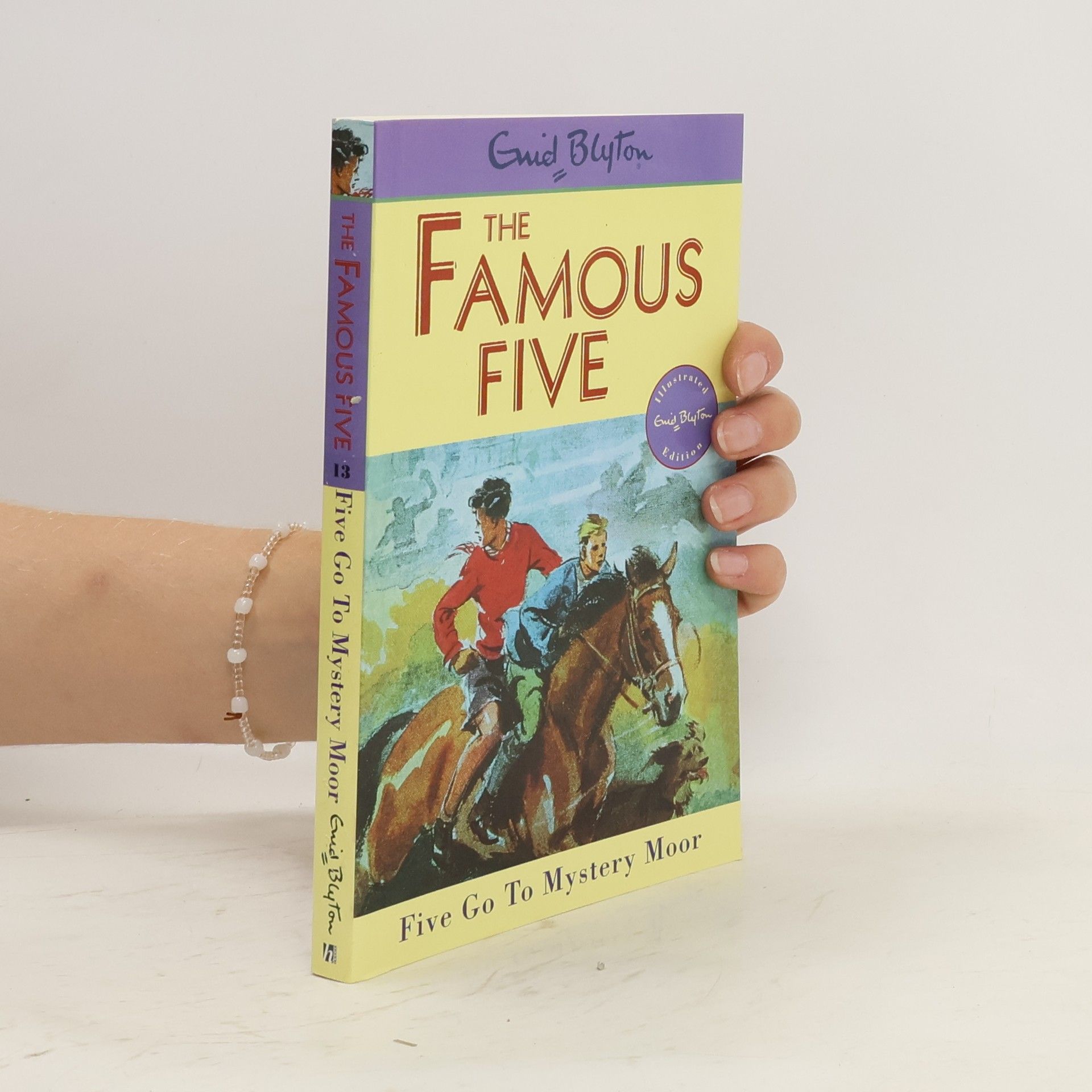 Enid Blyton Famous Five: Five Go To Mystery Moor