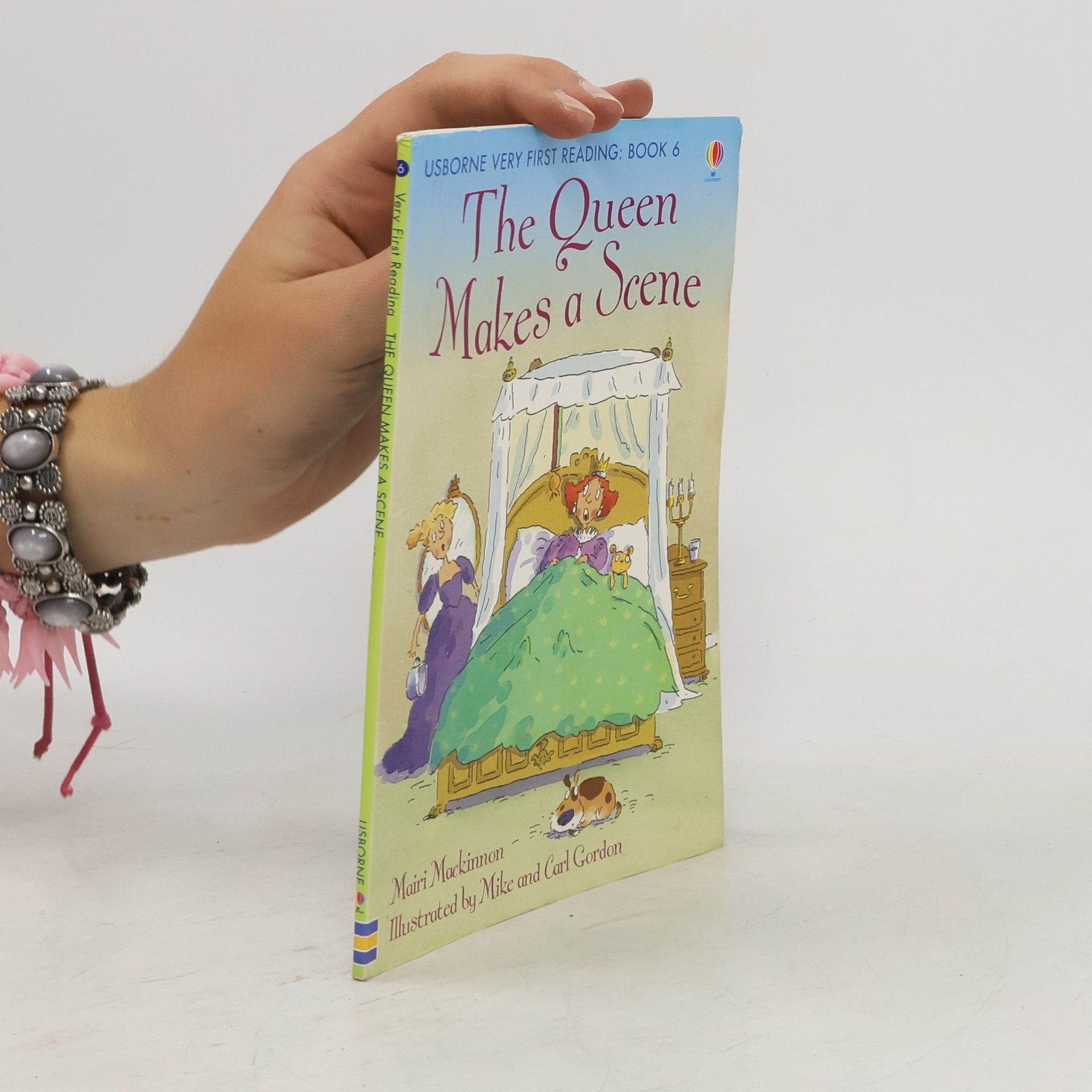 Mike Gordon The Queen Makes a Scence