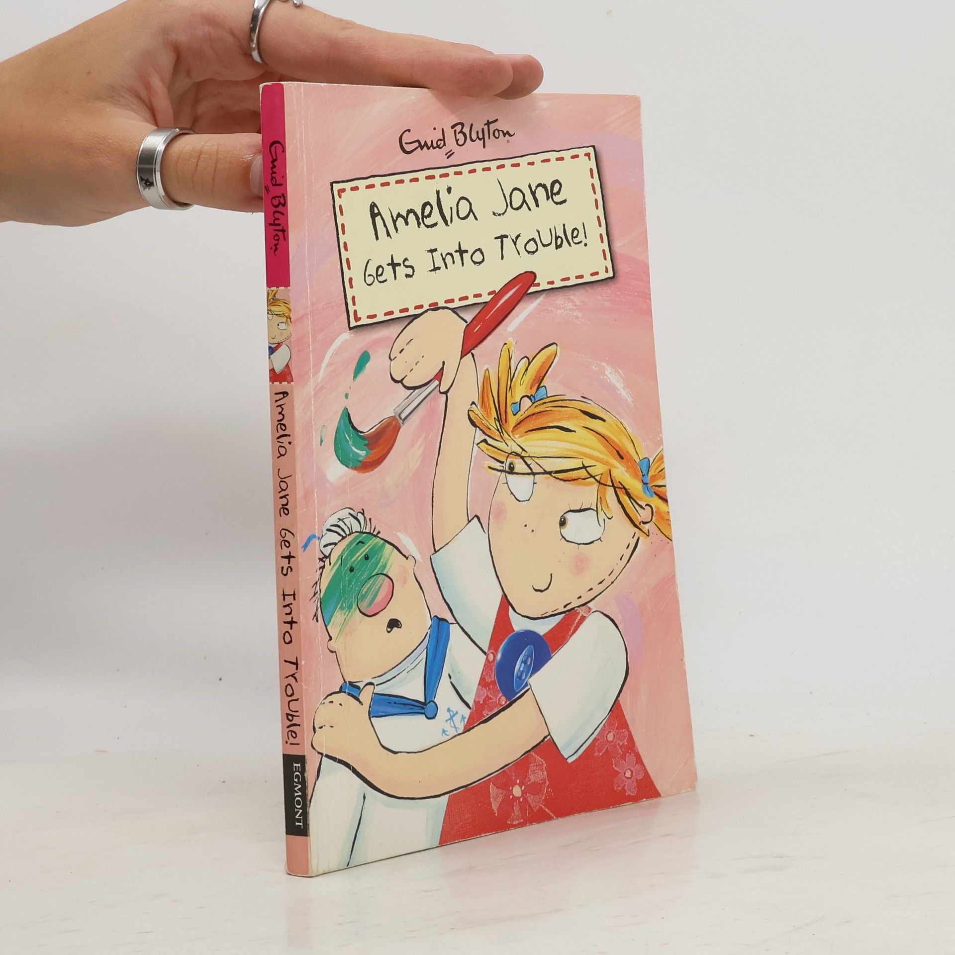 Enid Blyton Amelia Jane gets into trouble!