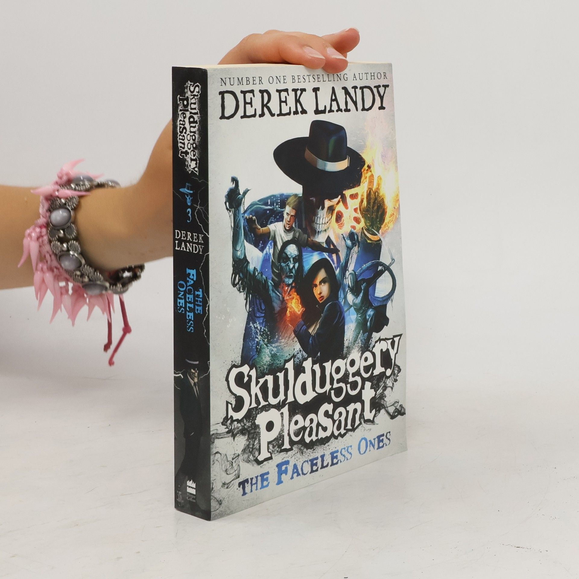 Derek Landy Skulduggery Pleasant: The Faceless Ones
