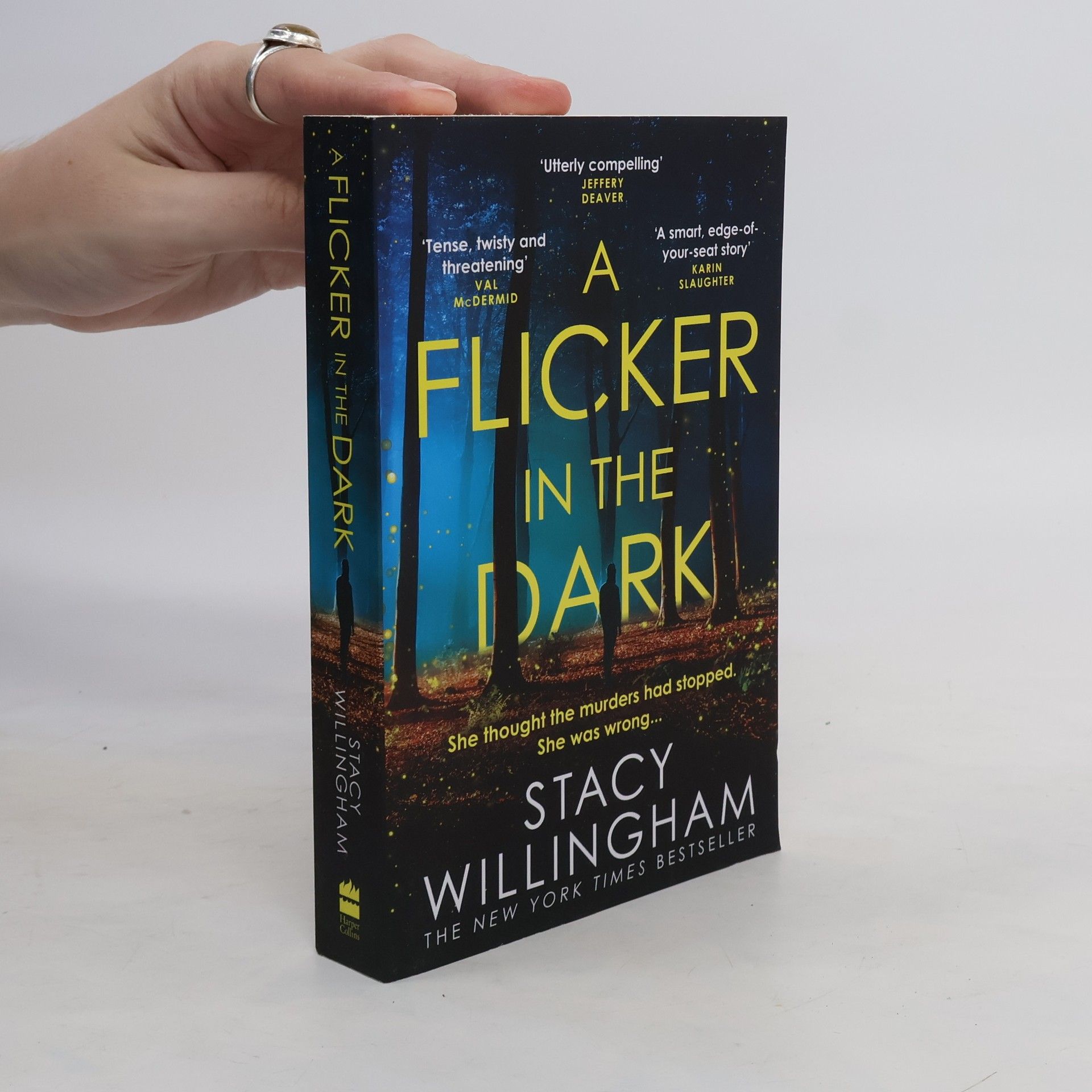 Stacy Willingham A Flicker in the Dark