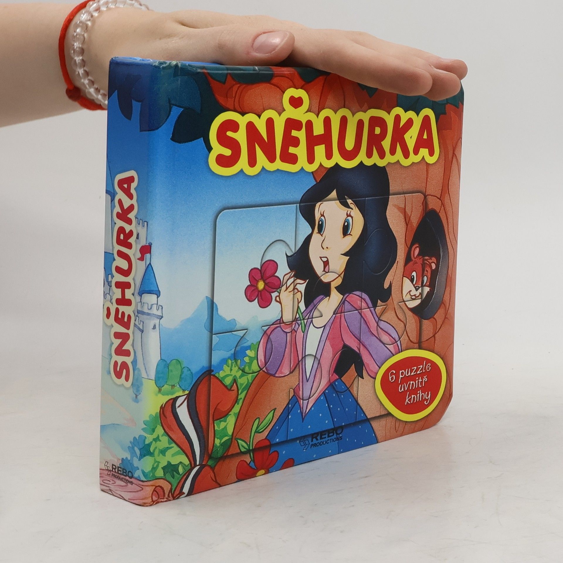 Jitka Špačková Sněhurka : 5 puzzle uvnitř knihy