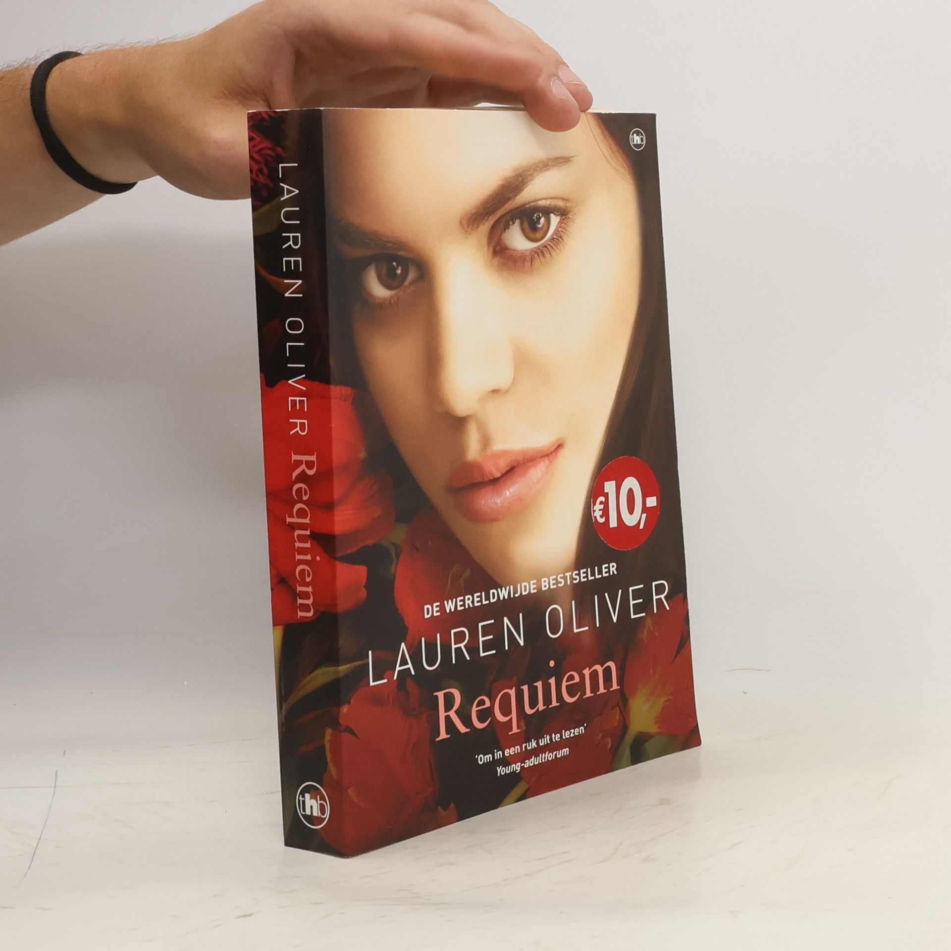 Lauren Oliver Requieum