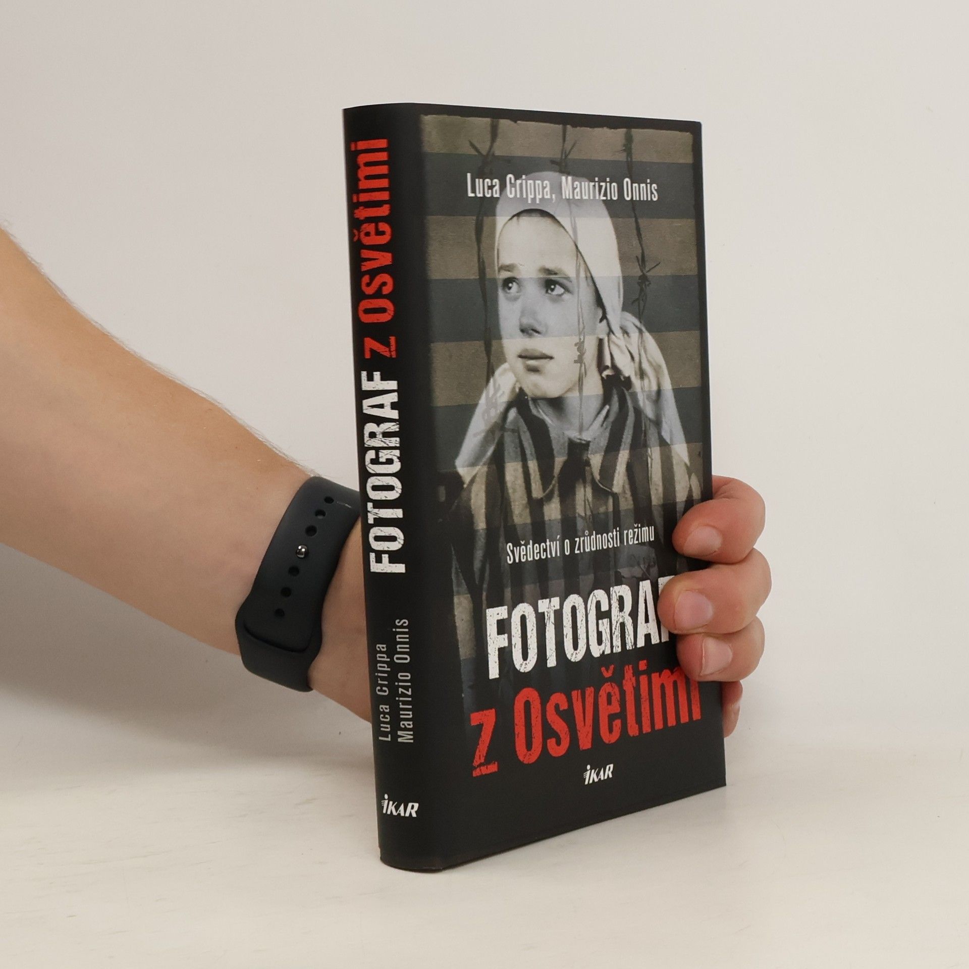 Luca Crippa Fotograf z Osvětimi