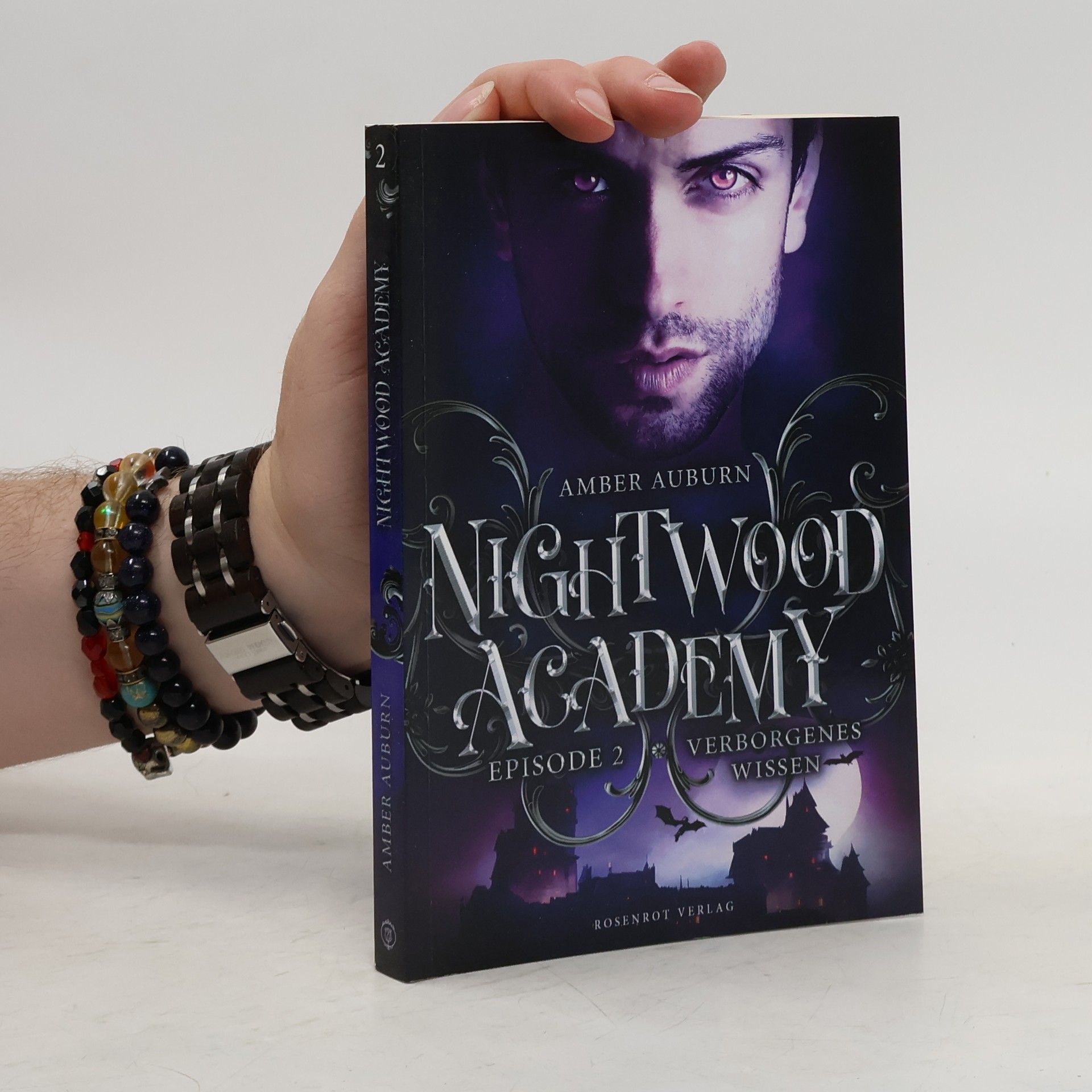 Amber Auburn Nightwood Academy, Episode 2 - Verborgenes Wissen
