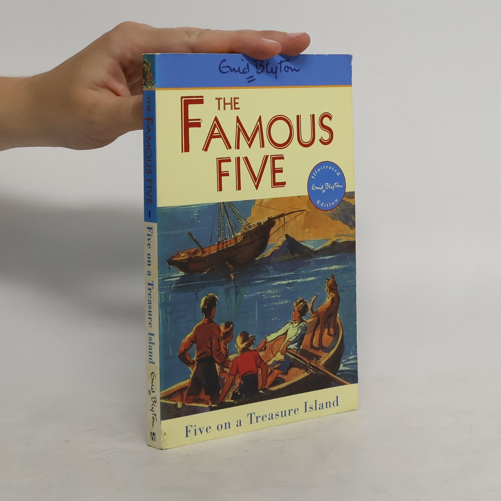 Enid Blyton Famous Five: Five On A Treasure Island