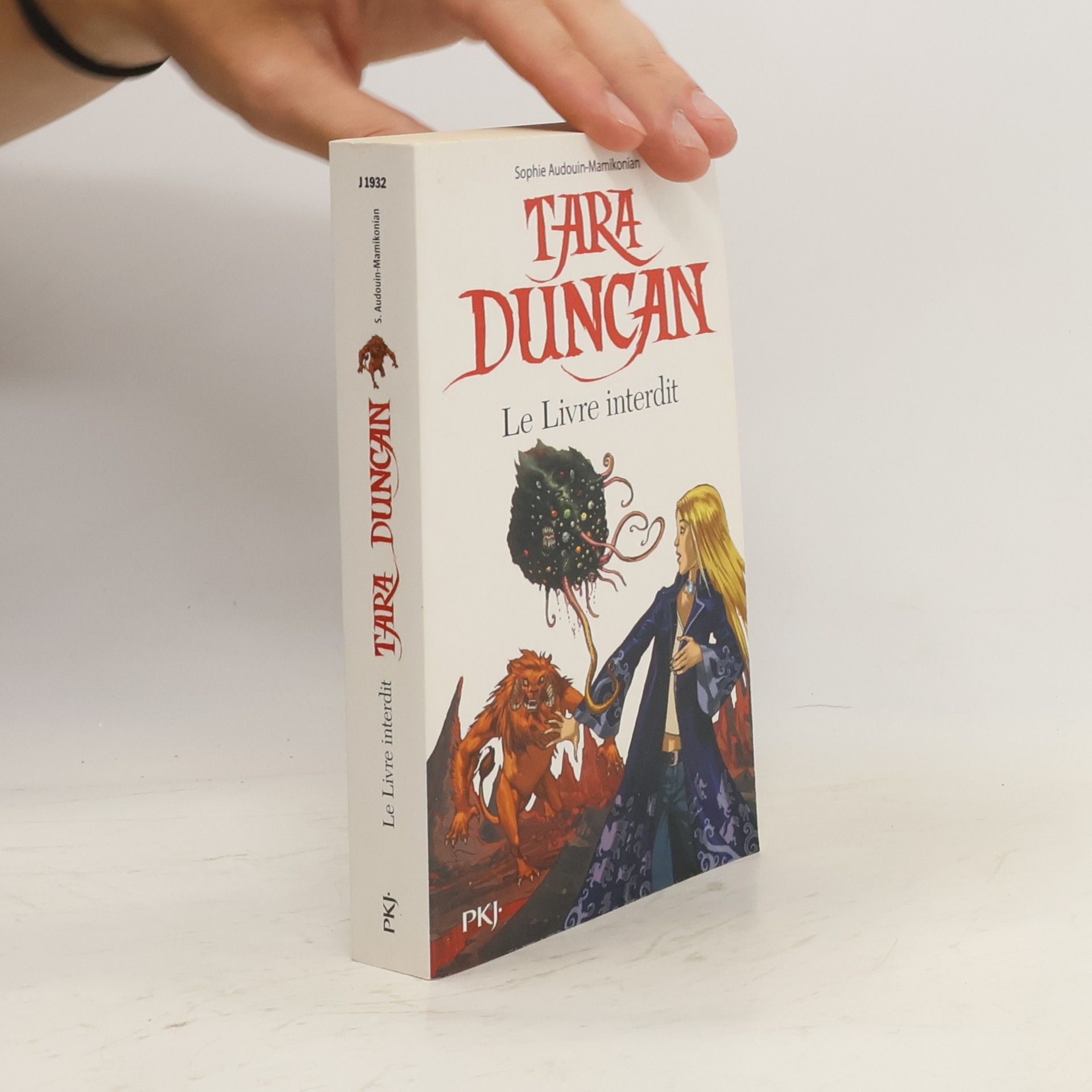 Sophie Audouin-Mamikonian Tara Duncan Le Livre Interdit