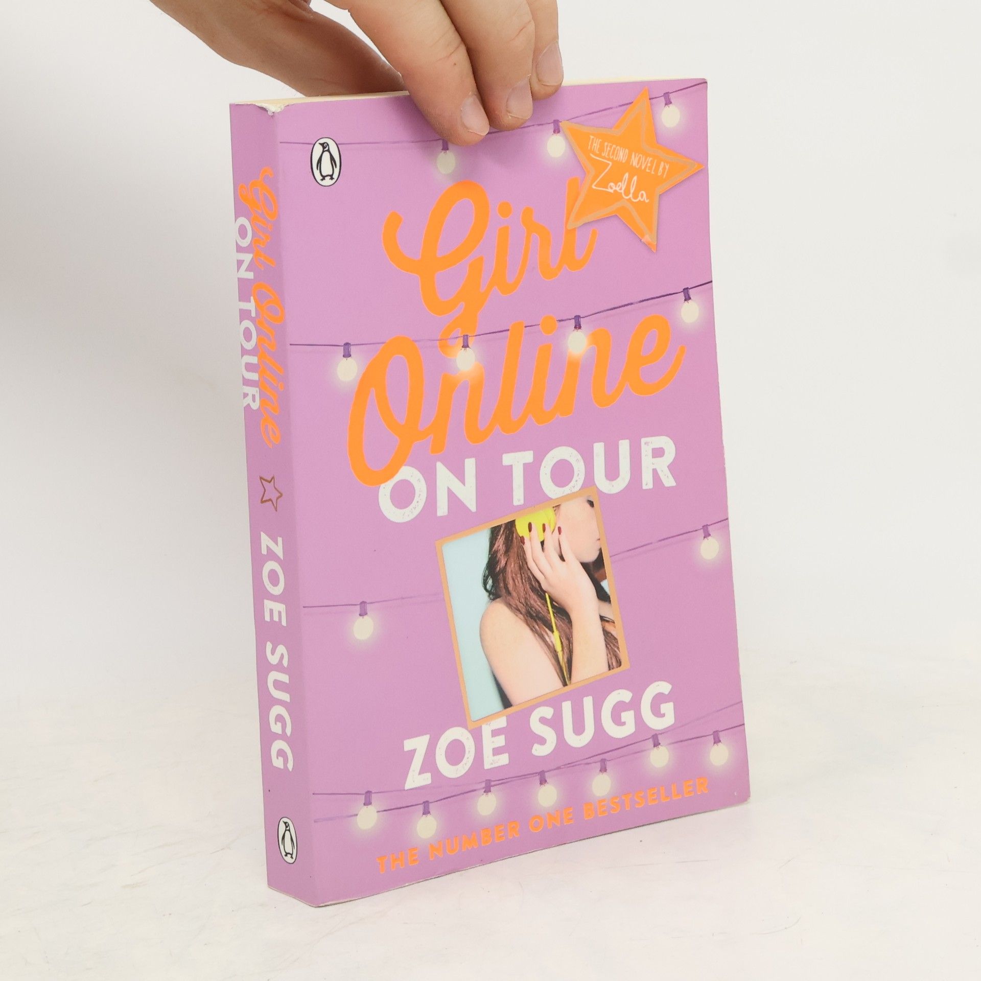 Zoe Sugg Girl online. On Tour