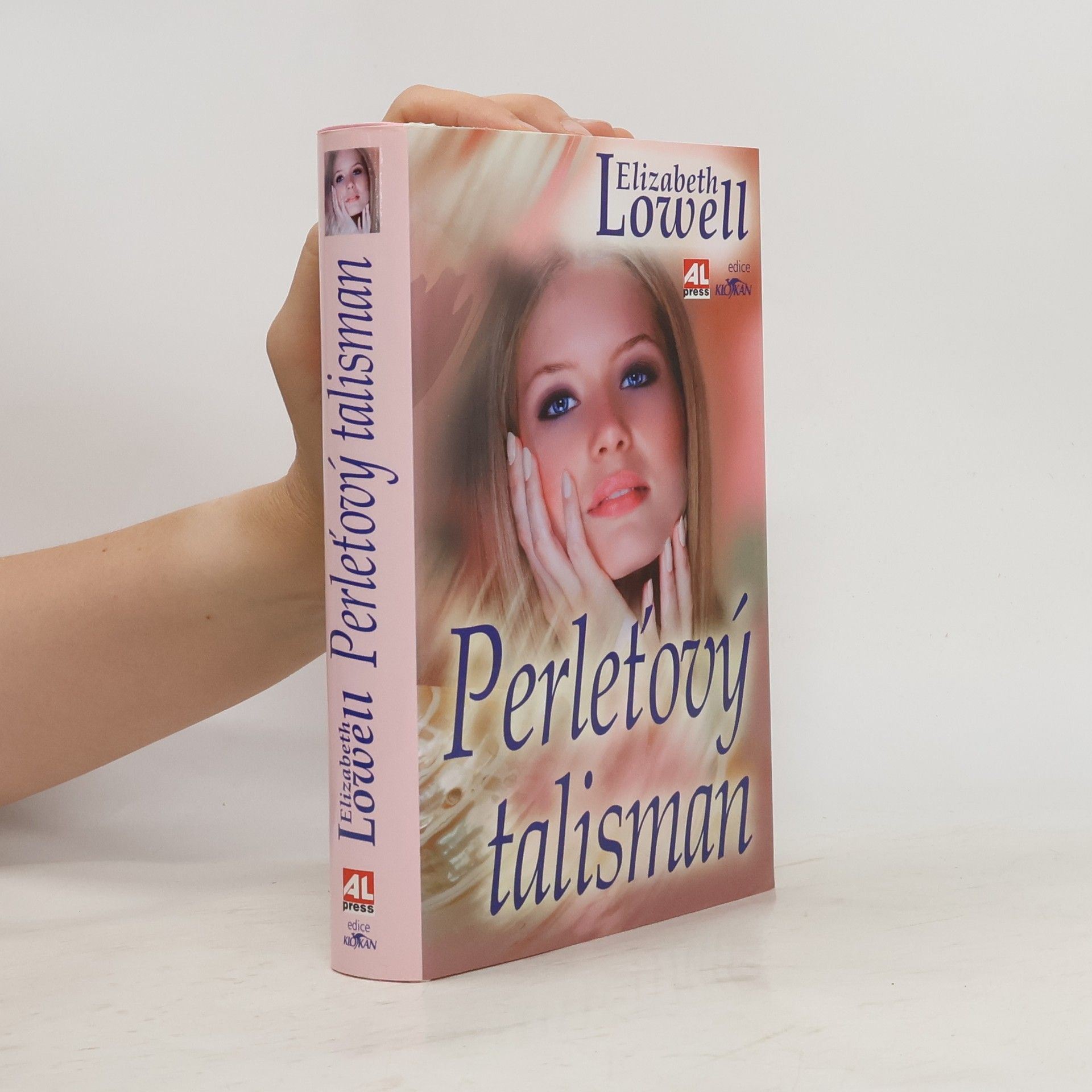 Ann Maxwell Perleťový talisman