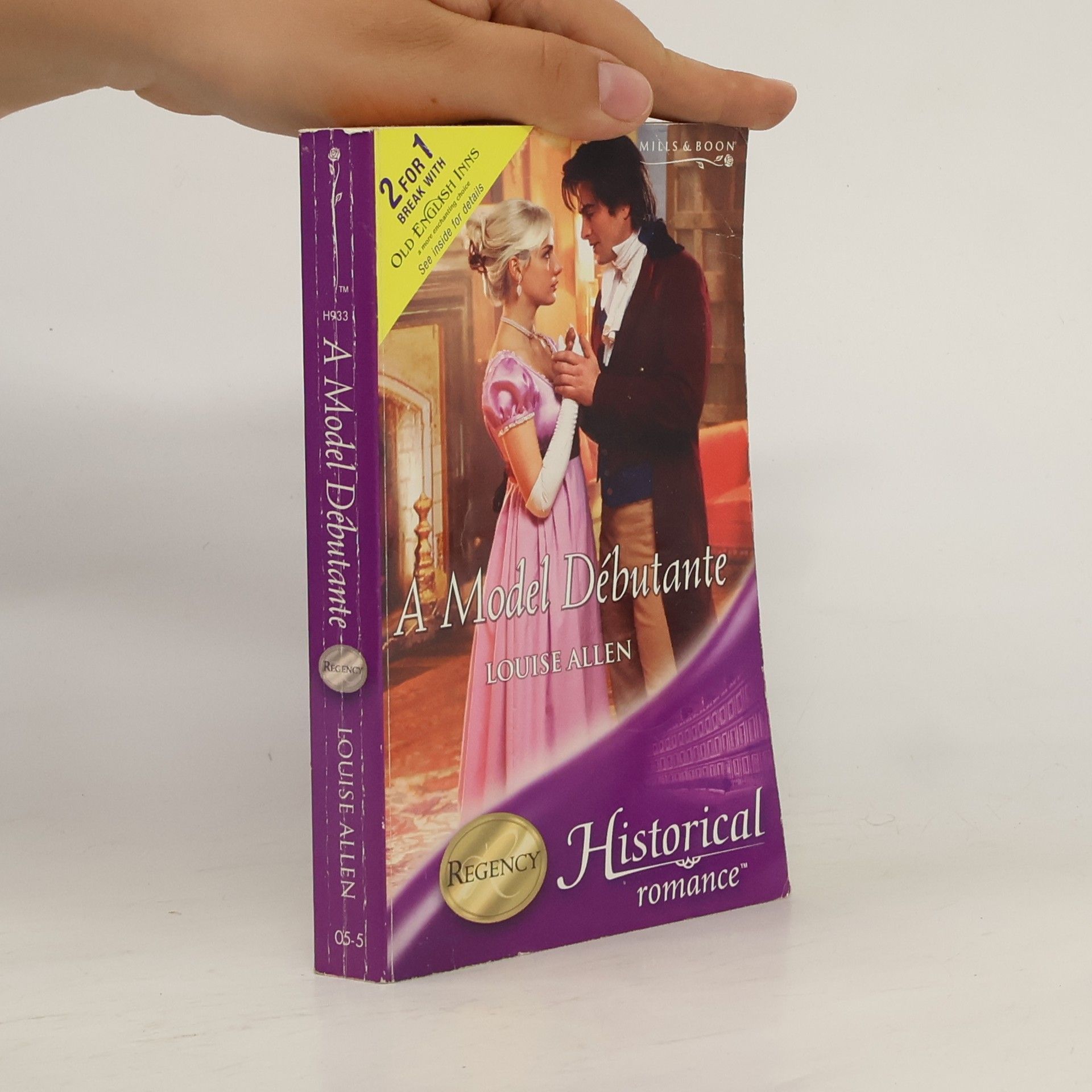 Louise Allen A Model Débutante