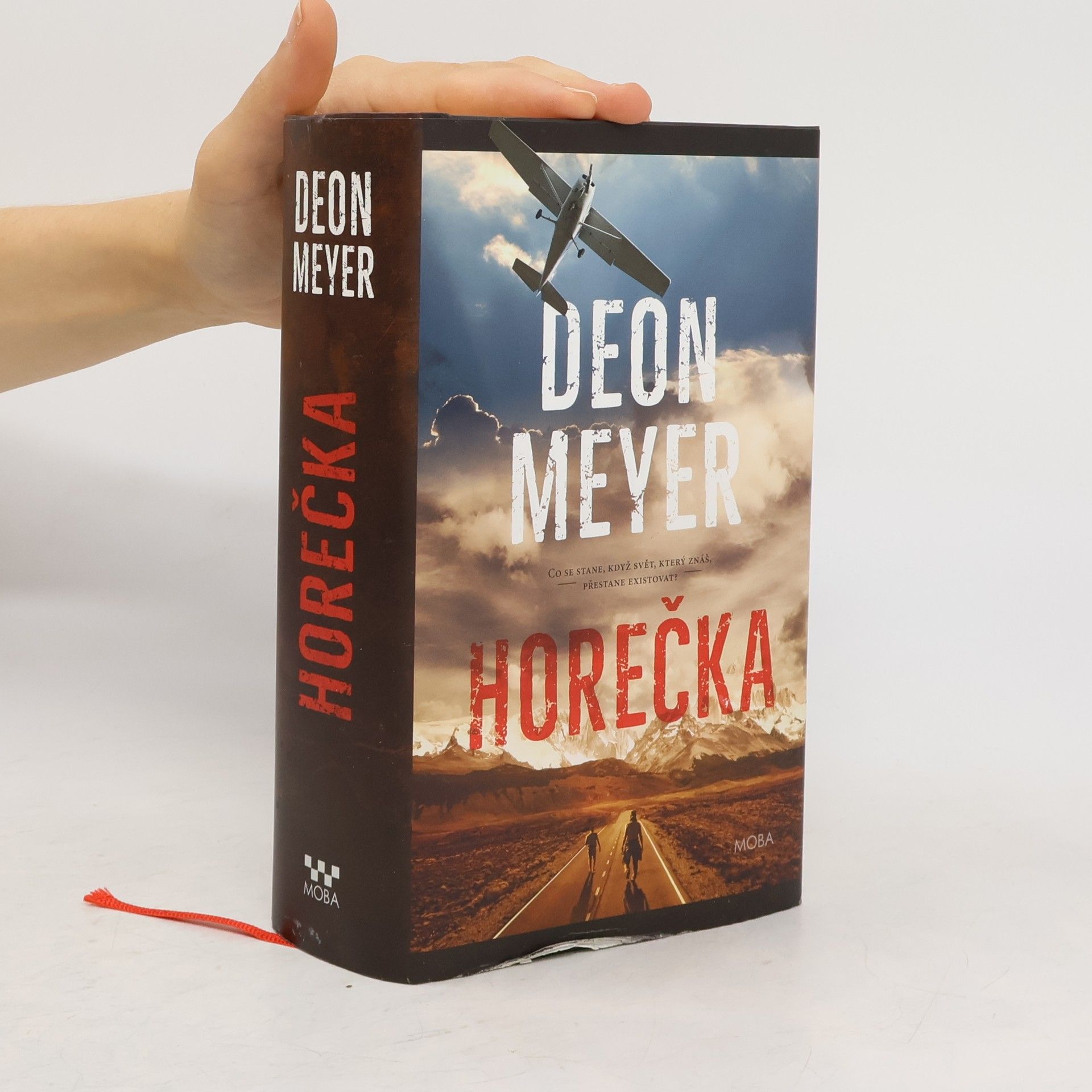 Deon Meyer Horečka. Vyprávění Nicolase Storma o vyšetřování vraždy jeho otce