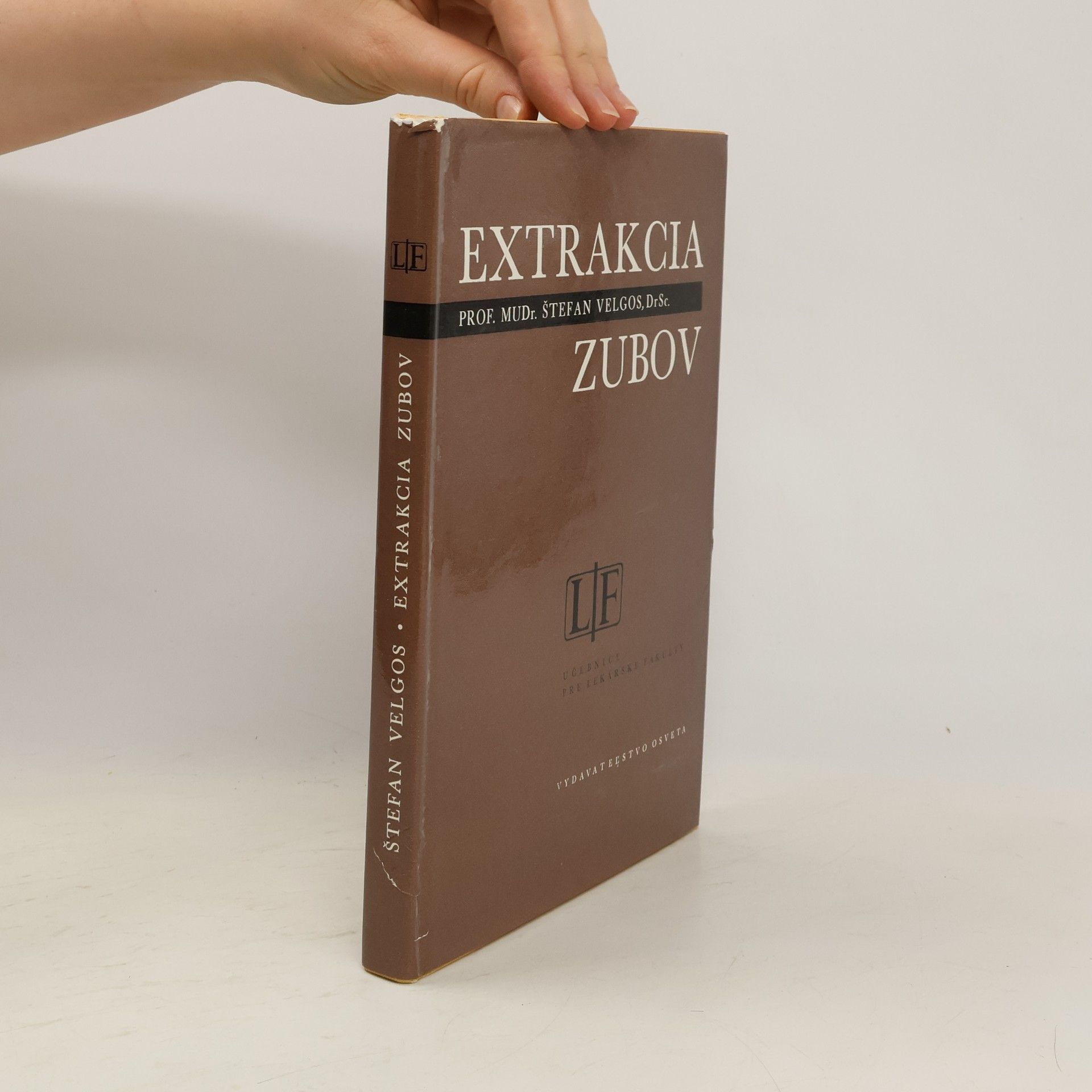 Štefan Velgos Extrakcia zubov
