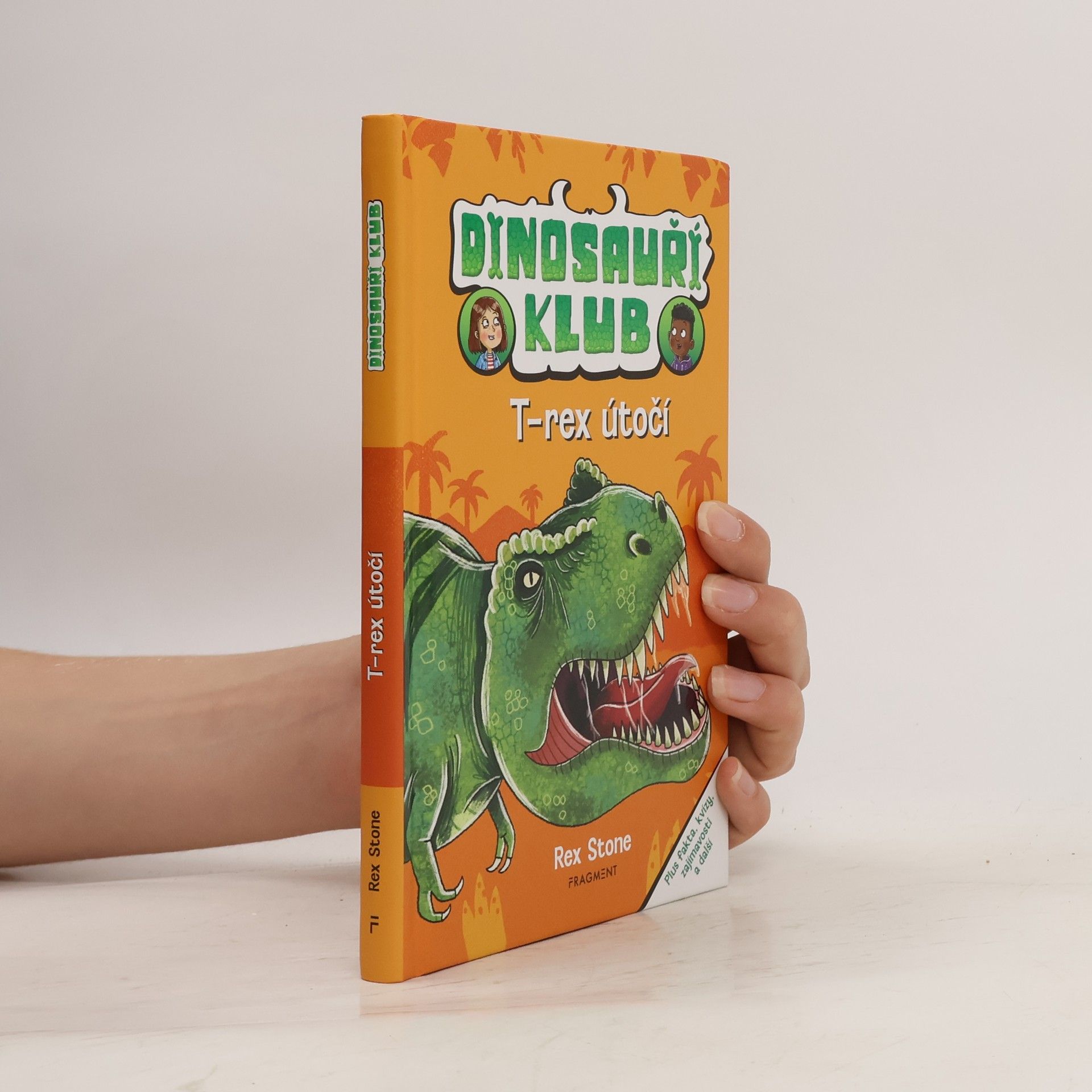 Hayley Daze T-rex útočí