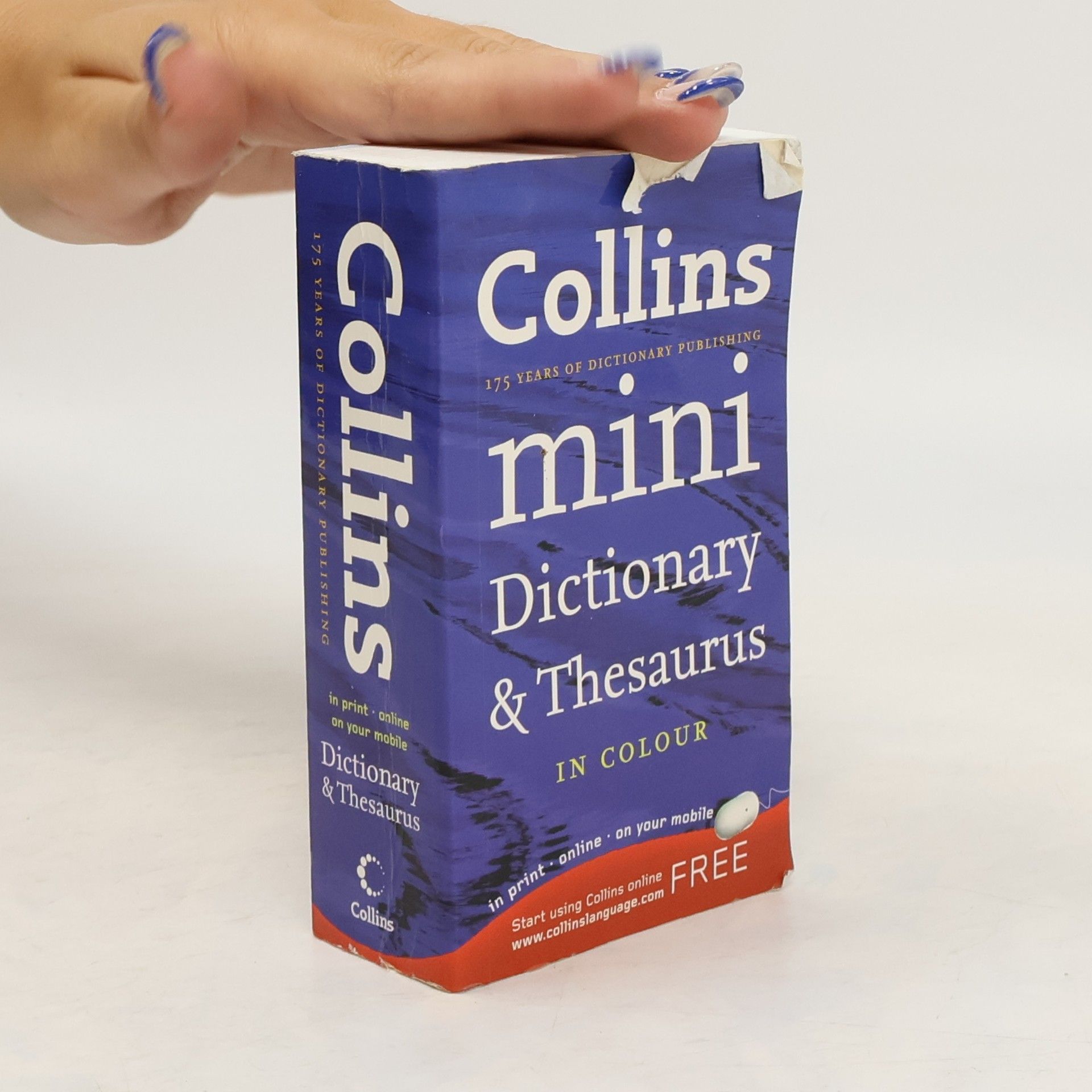 Collectif d'auteurs Dictionary & Thesaurus