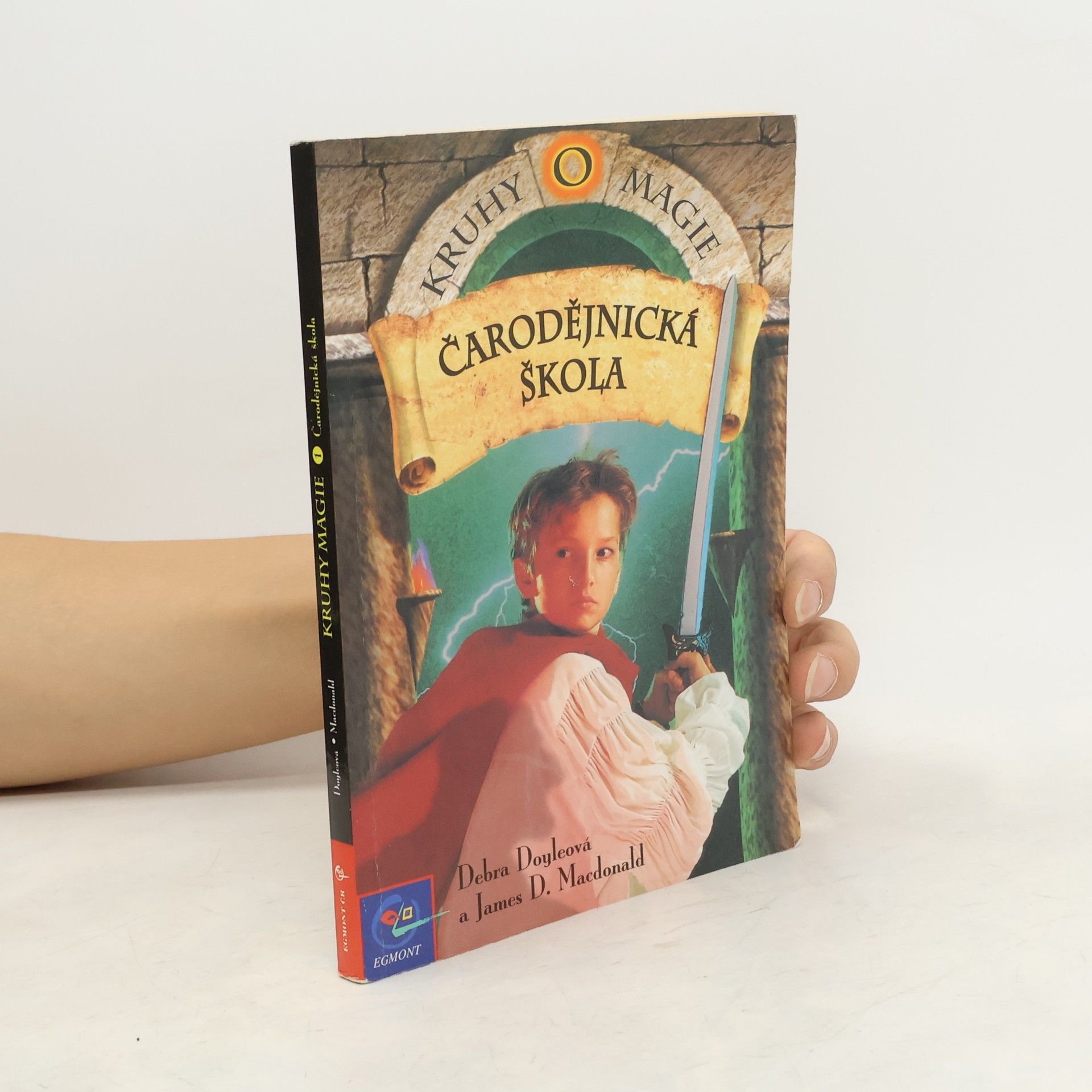 Kruhy magie. Čarodějnická škola