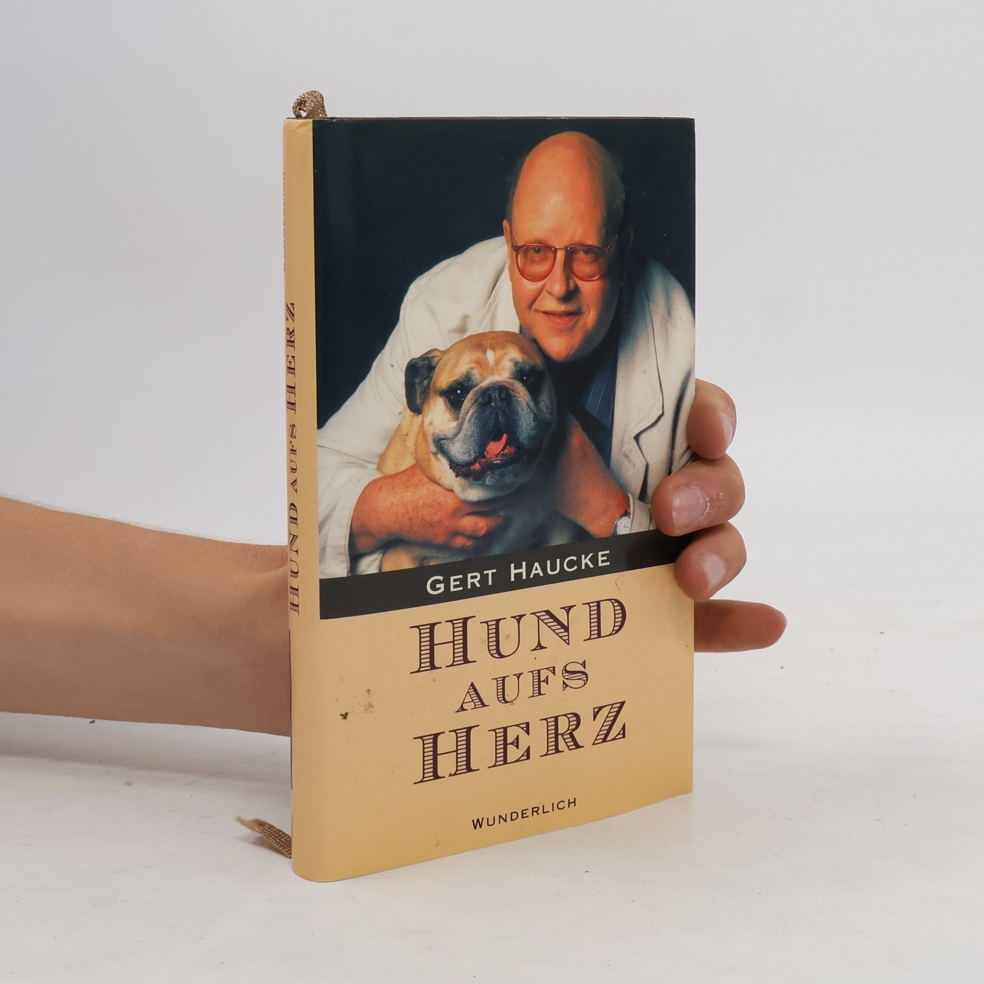 Gert Haucke Hund aufs Herz