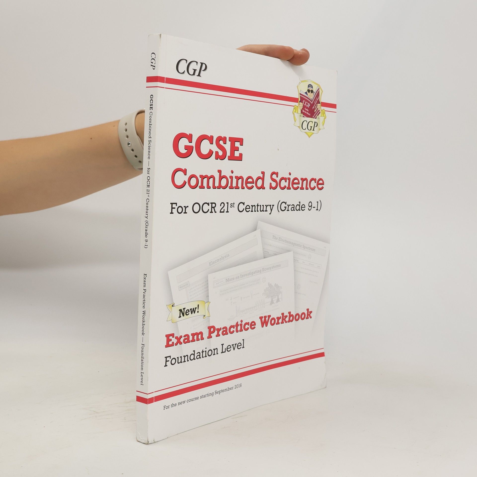 CGP Books New Grade 9-1 GCSE Combined Science: OCR 21st Century Exam Practice Workbook - Foundation