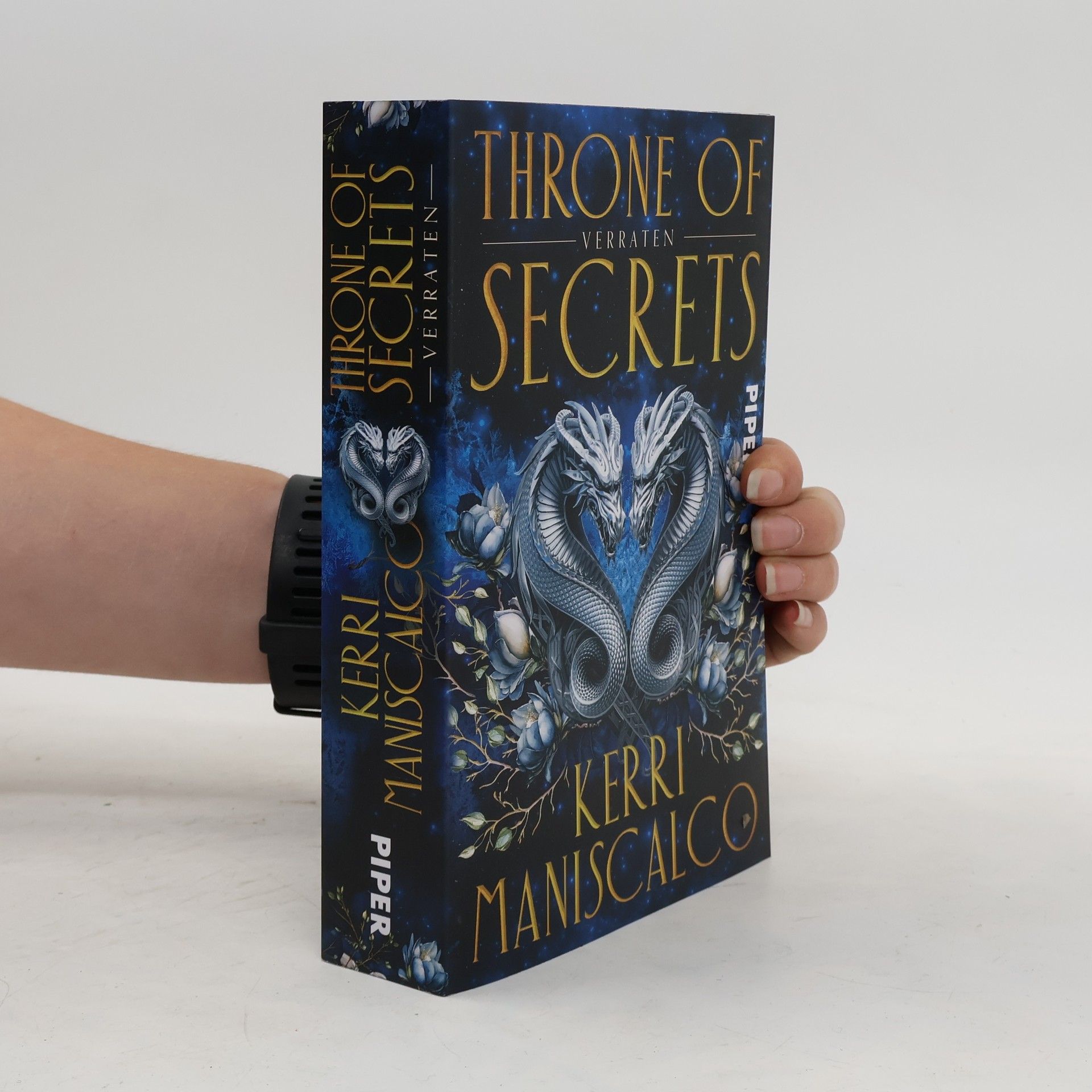 Kerri Maniscalco Throne of Secrets. Verraten
