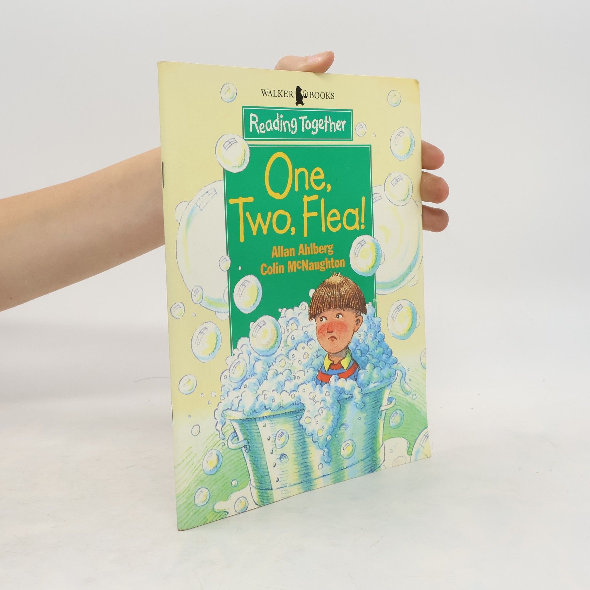 Allan Ahlberg One, Two, Flea!