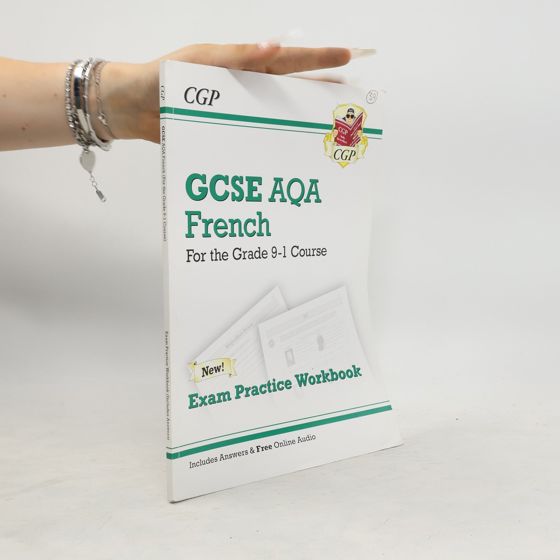 CGP Books New GCSE French AQA Exam Practice Workbook - For the Grade 9-1 Course (Includes Answers)