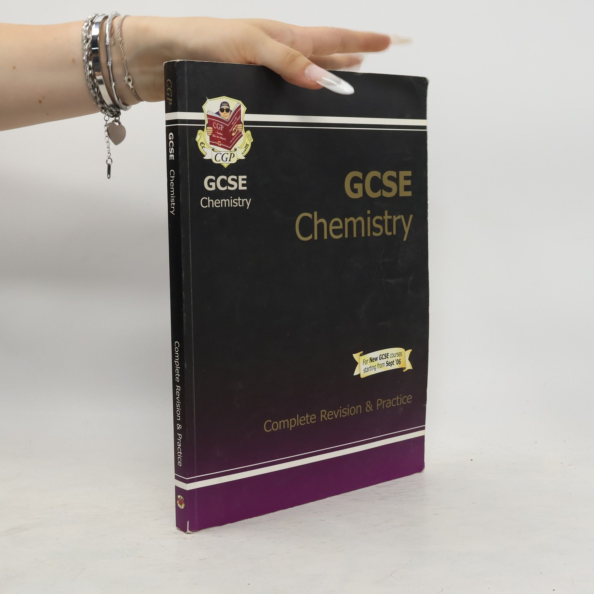 CGP Books GCSE Chemistry Complete Revision & Practice (A*-G Course)
