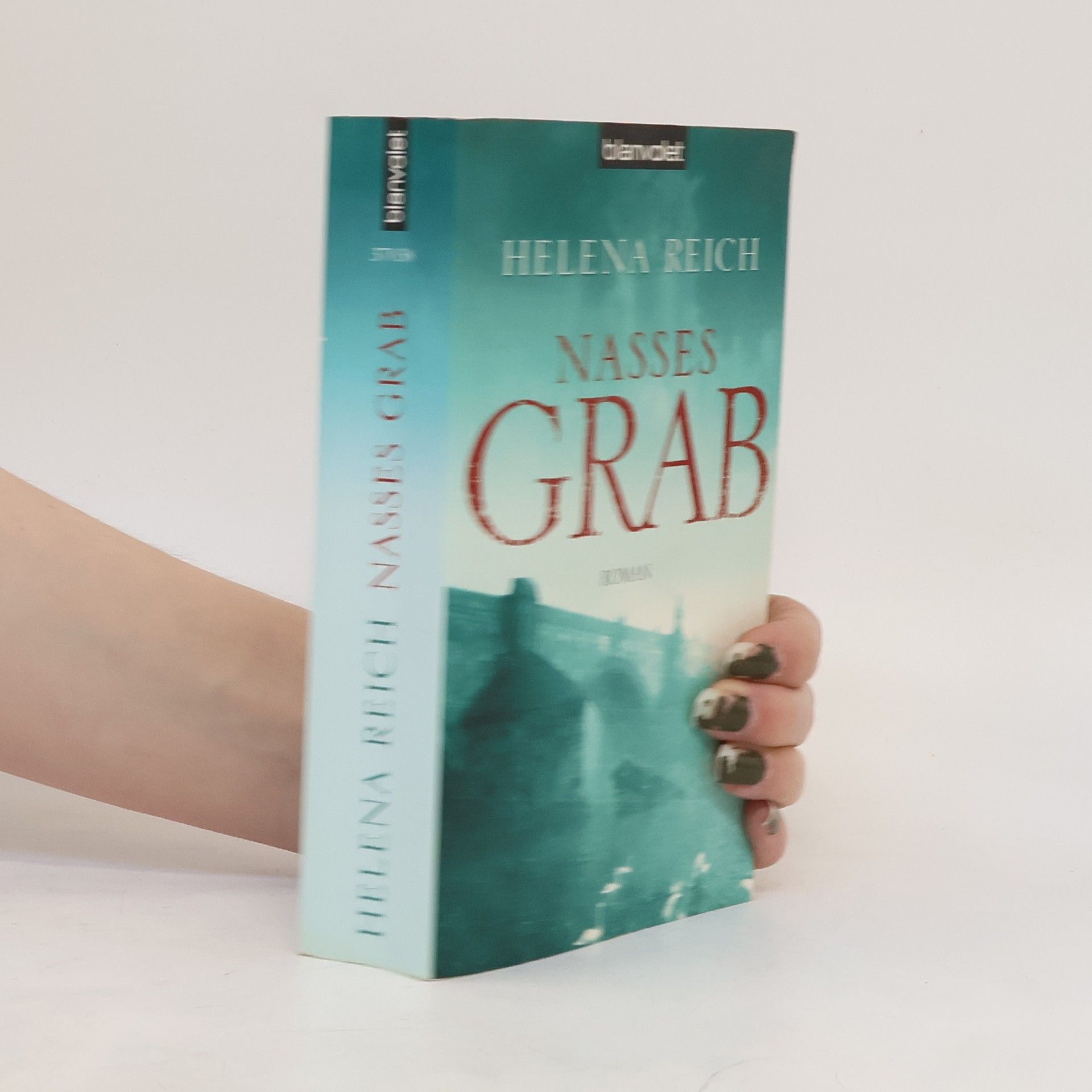 Helena Reich Nasses Grab