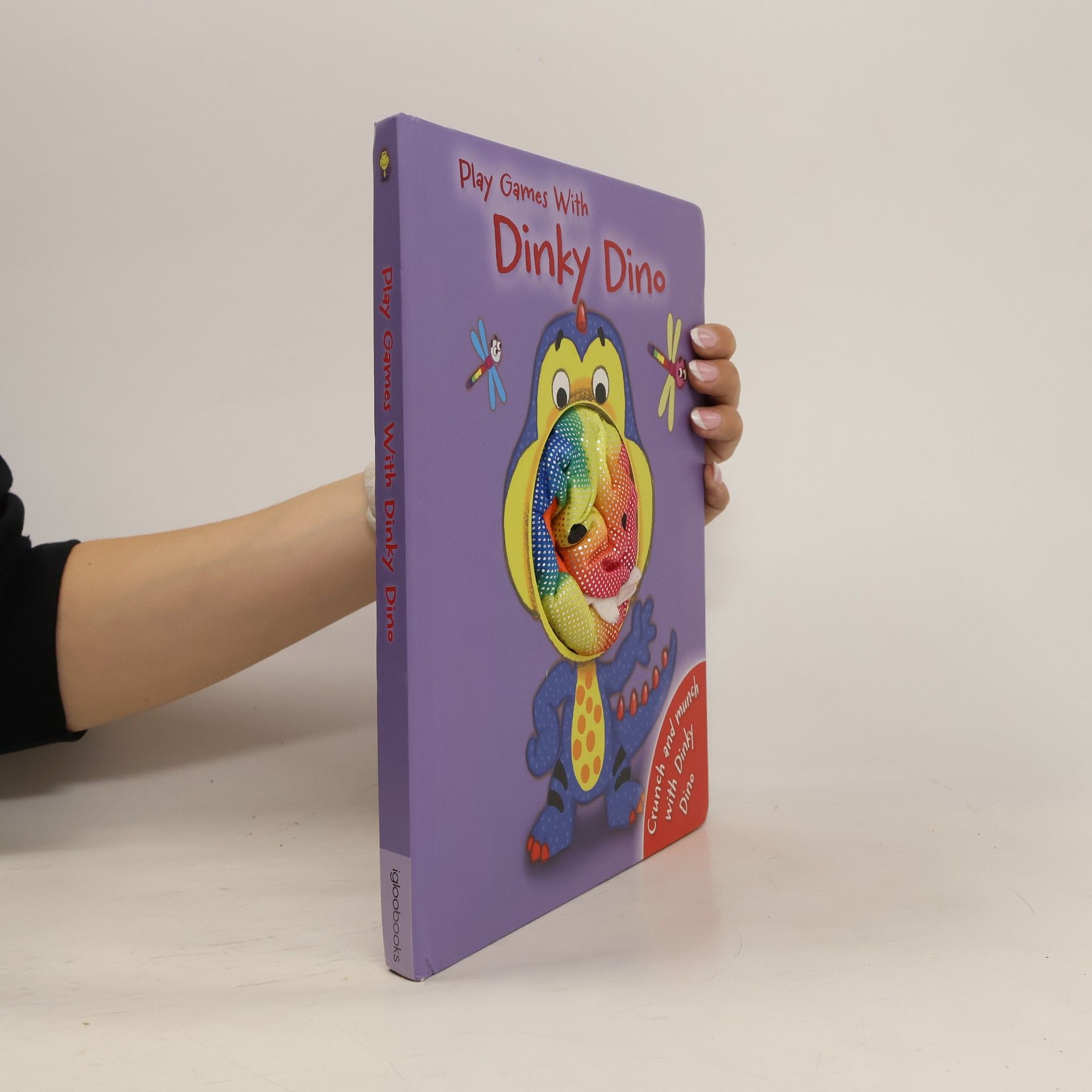 Collective Play Games with Dinky Dino