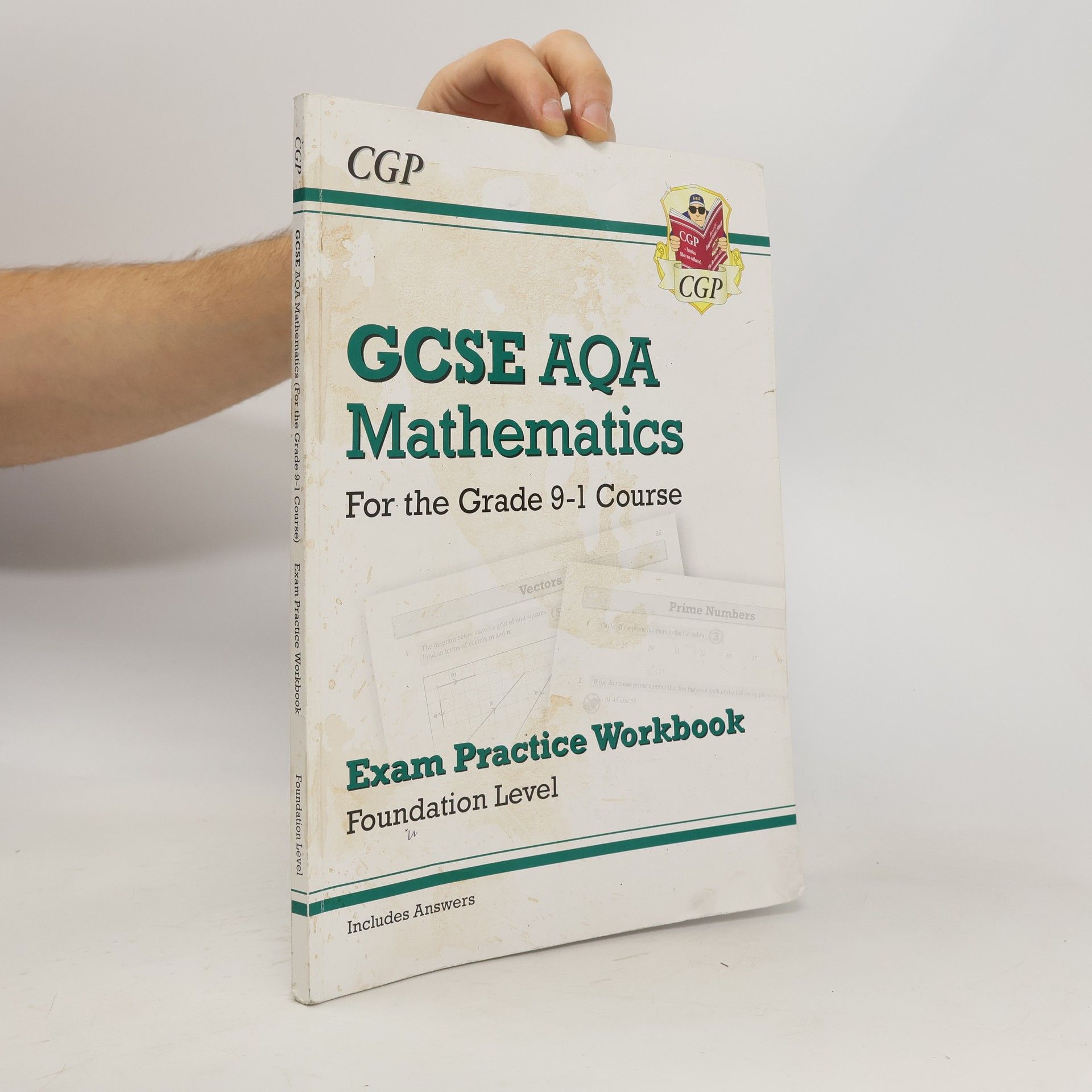 CGP Books GCSE Maths AQA Exam Practice Workbook: Foundation - for the Grade 9-1 Course (includes Answers)
