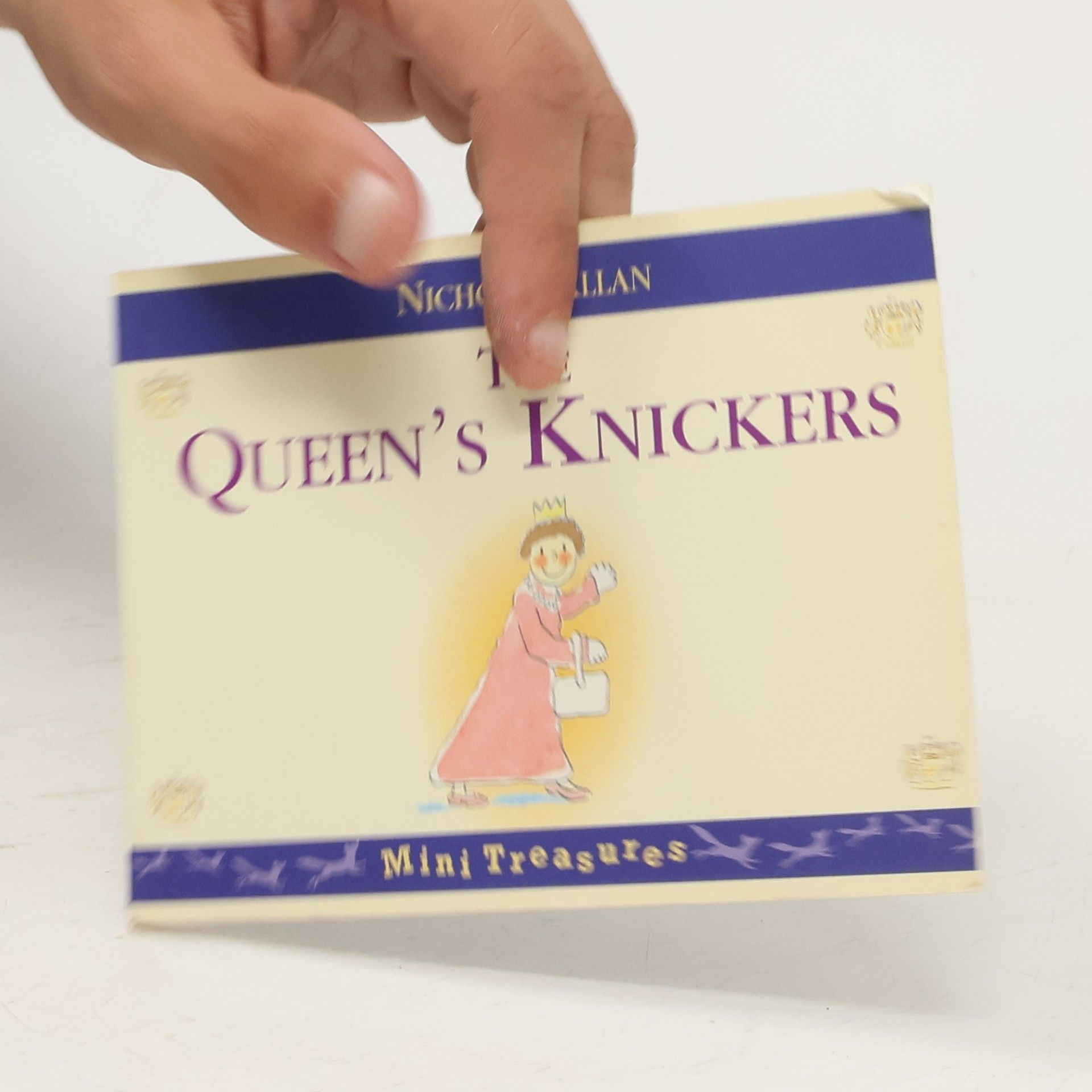 Nicholas Allan The Queen's Knickers