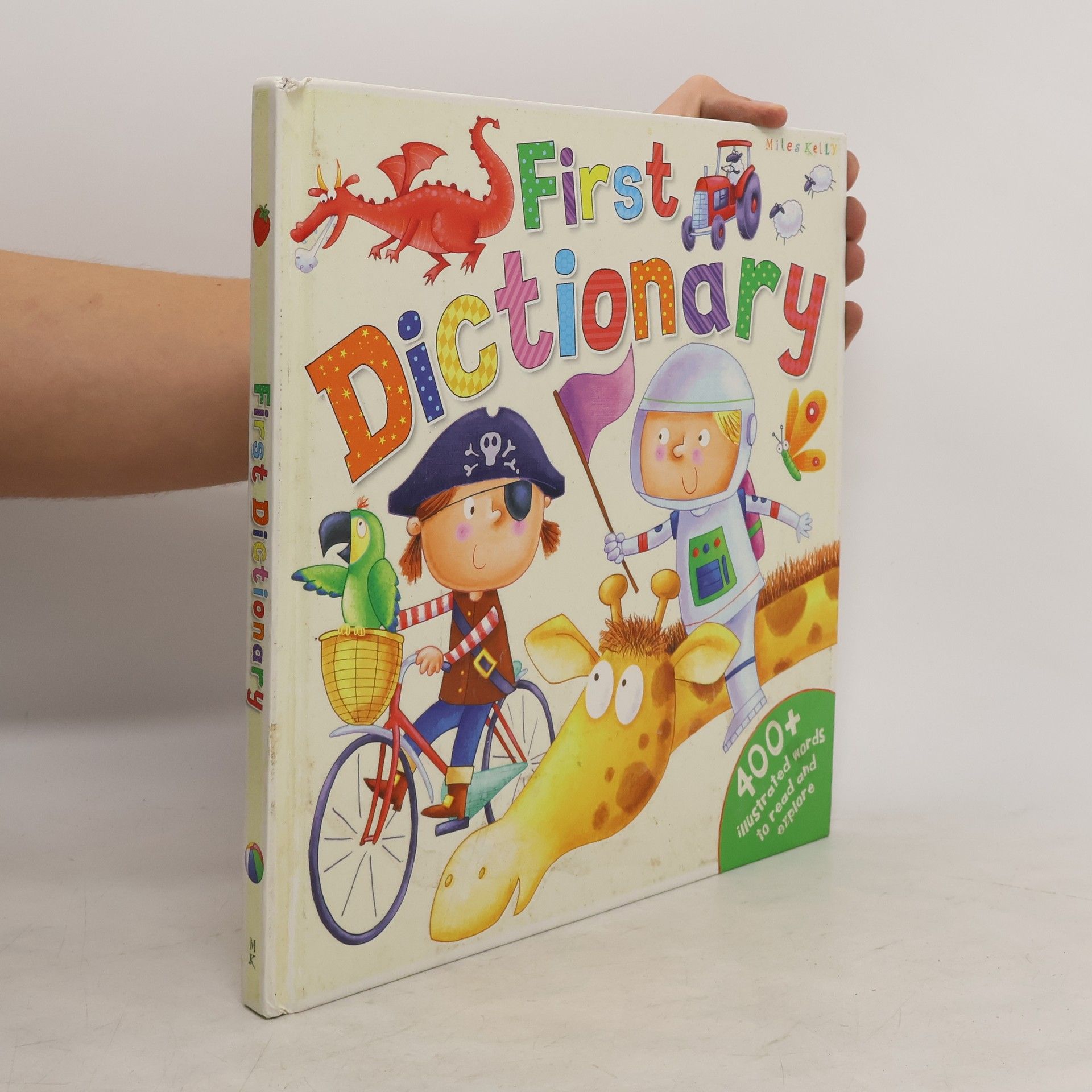 Autores varios First Dictionary