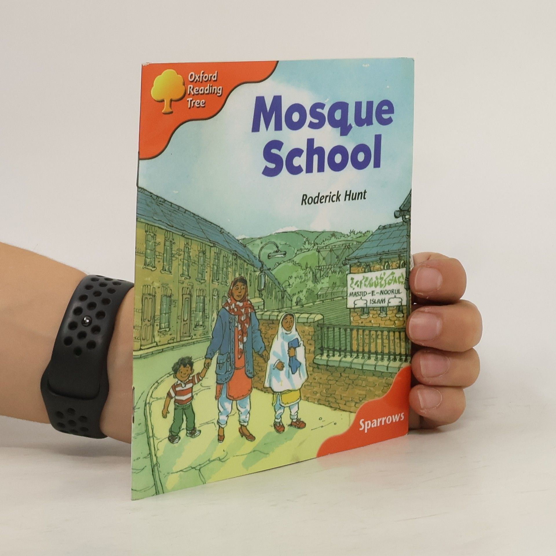 Roderick Hunt Mosque School. Sparrows