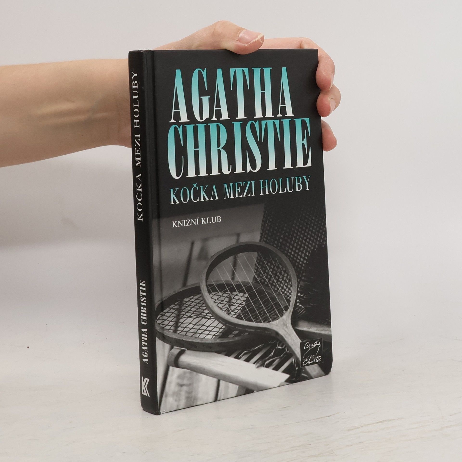Agatha Christie Kočka mezi holuby