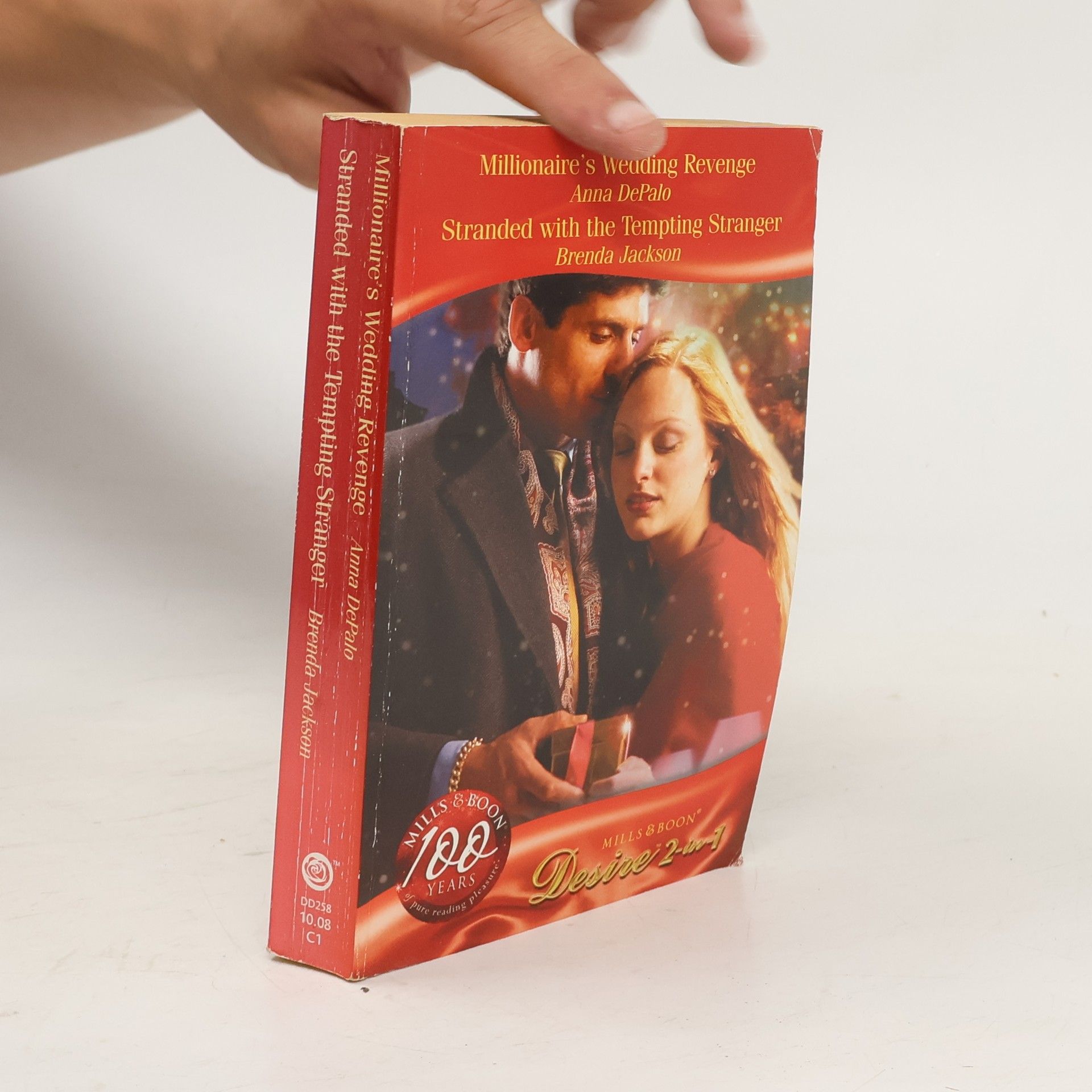 Anna DePalo Millionaire's Wedding Revenge. Stranded with the Tempting Stranger