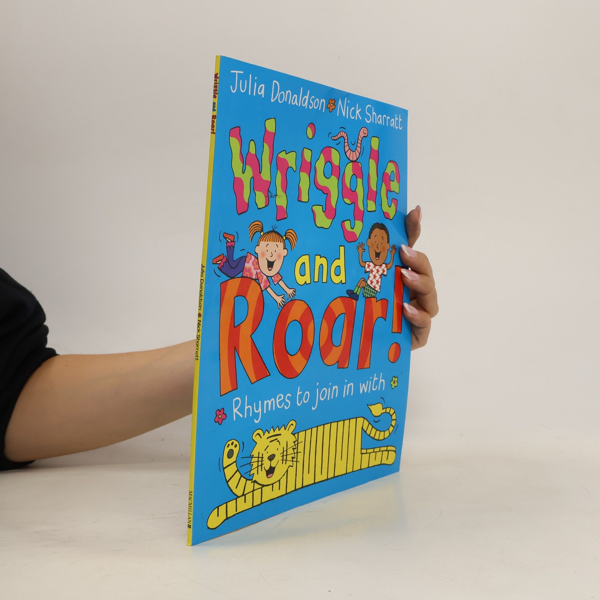 Julia Donaldson Wriggle and Roar!