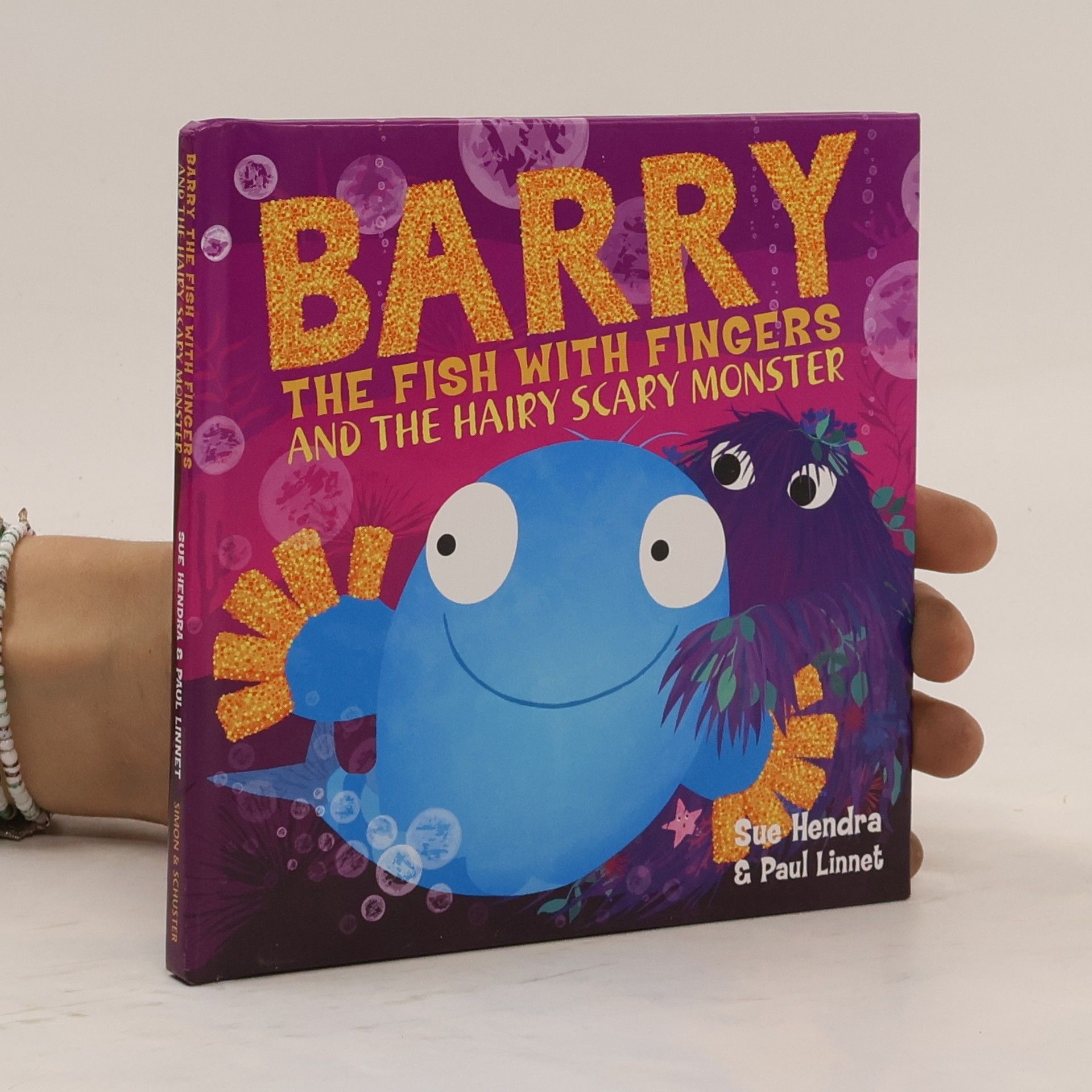 Sue Hendra Barry the Fish with Fingers and the Hairy Scary Monster