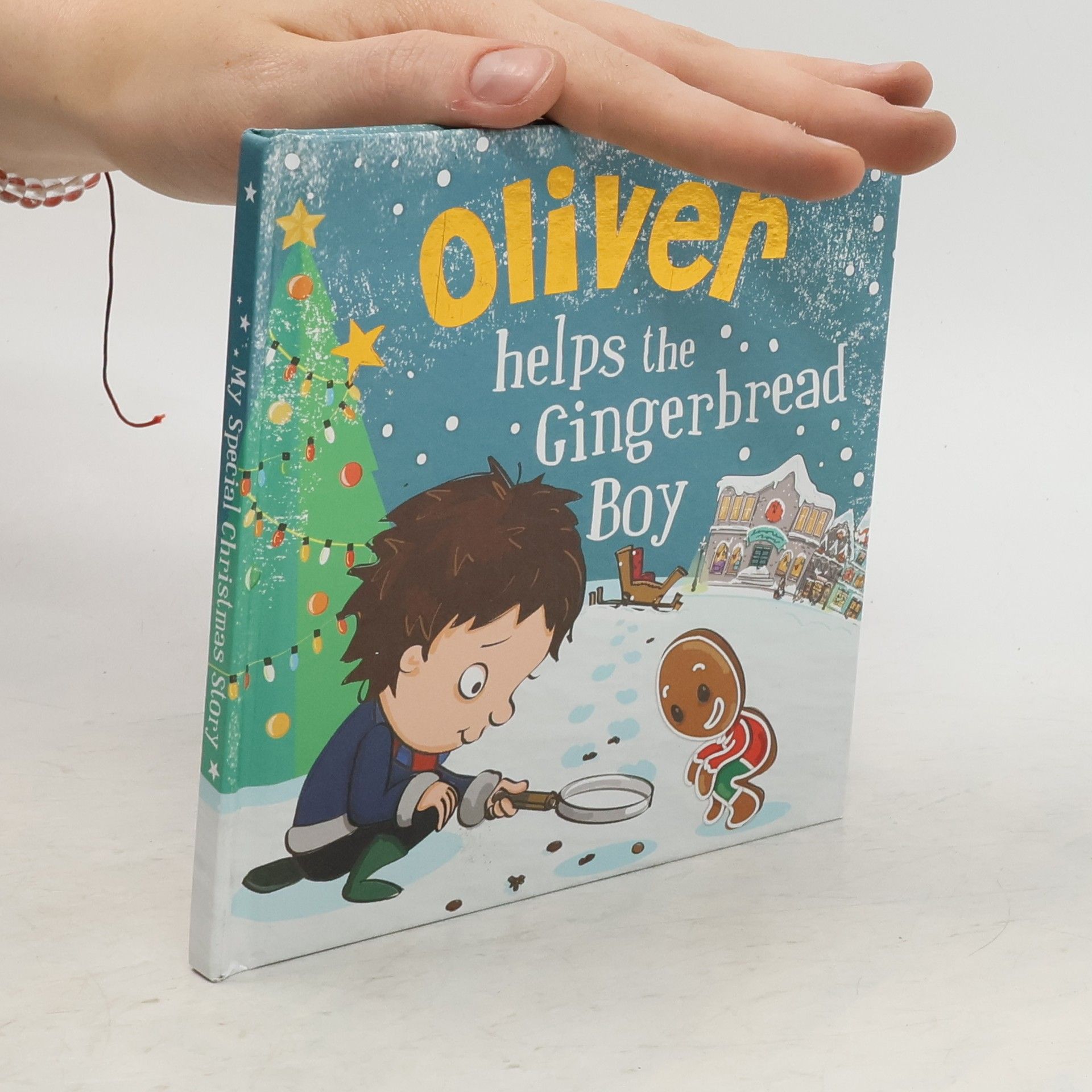 Autores varios Oliver Helps the Gingerbread Boy
