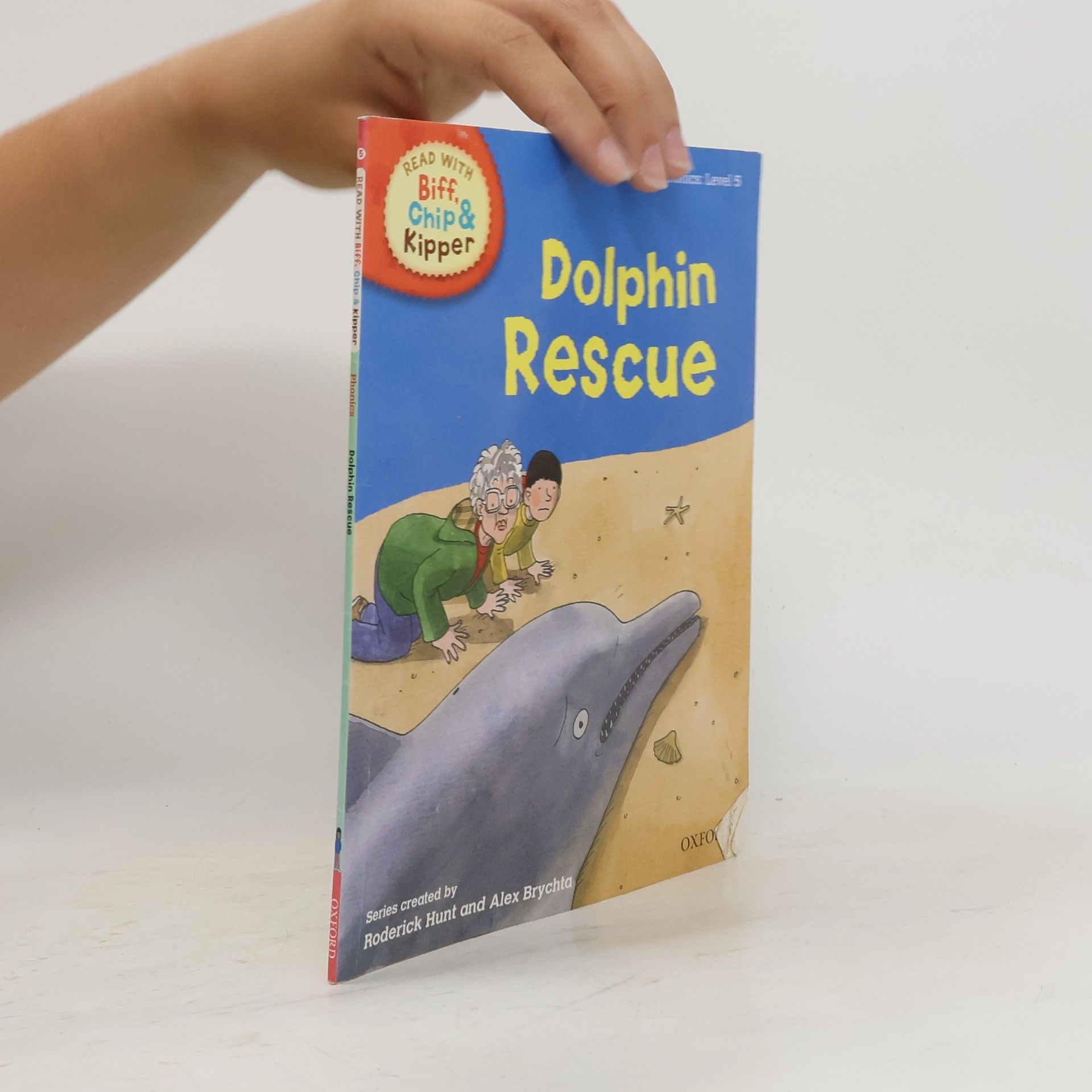 Read with Biff, Chip & Kipper Level 5. Dolphin Rescue