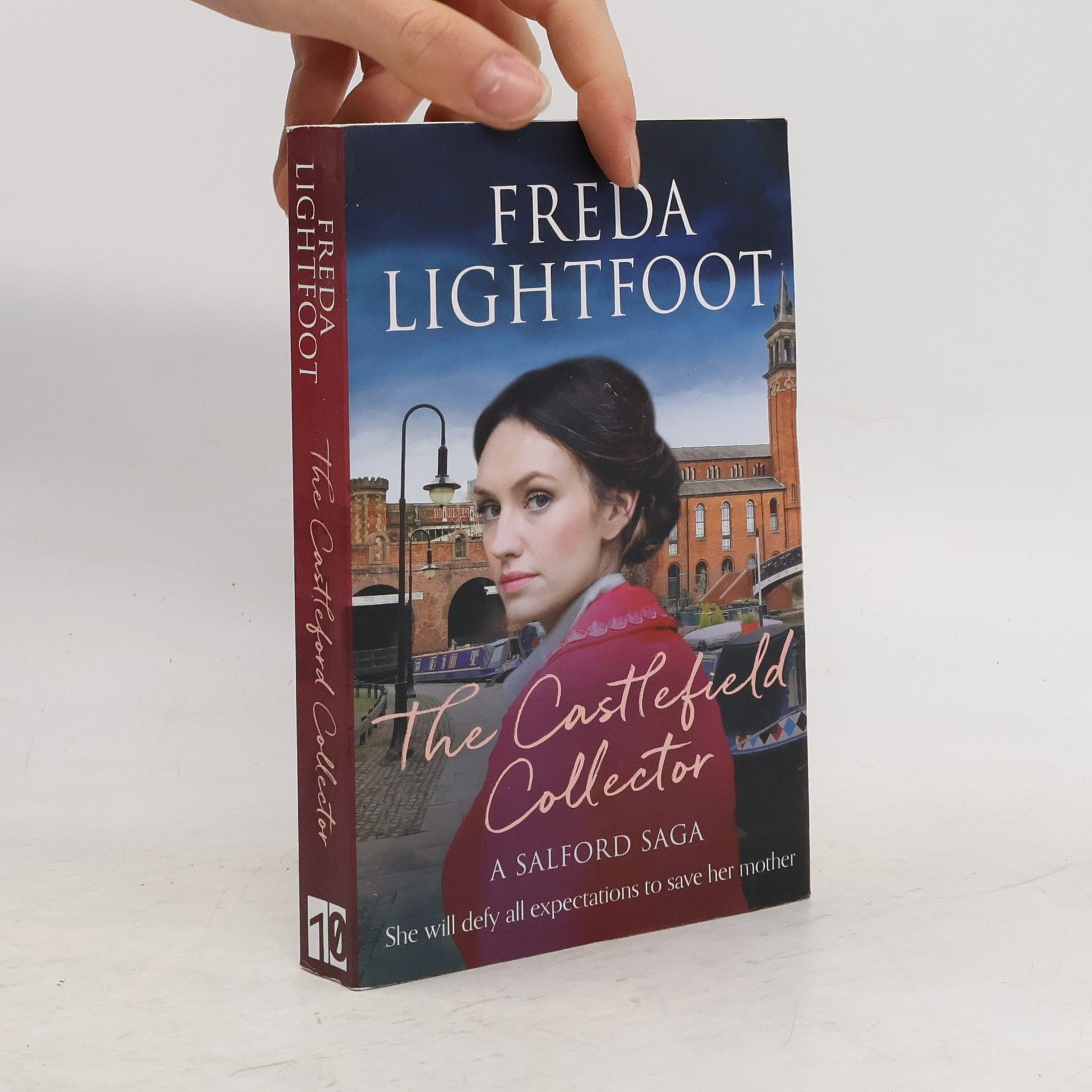 Freda Lightfoot The Castlefield Collector