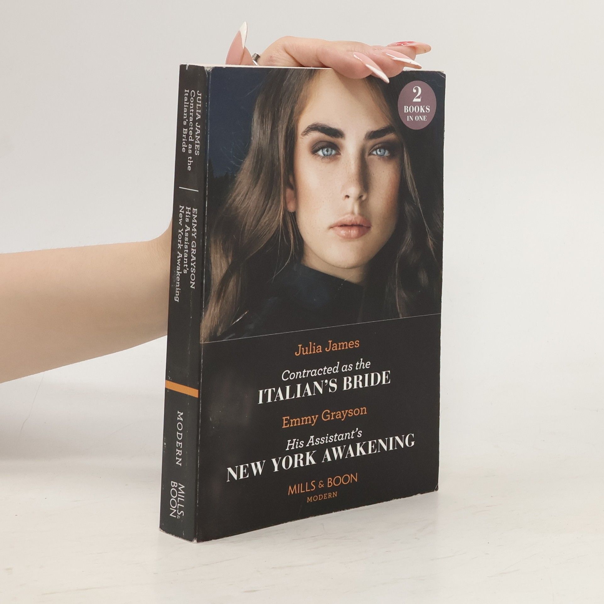 Julia James Contracted As The Italian's Bride / His Assistant's New York Awakening