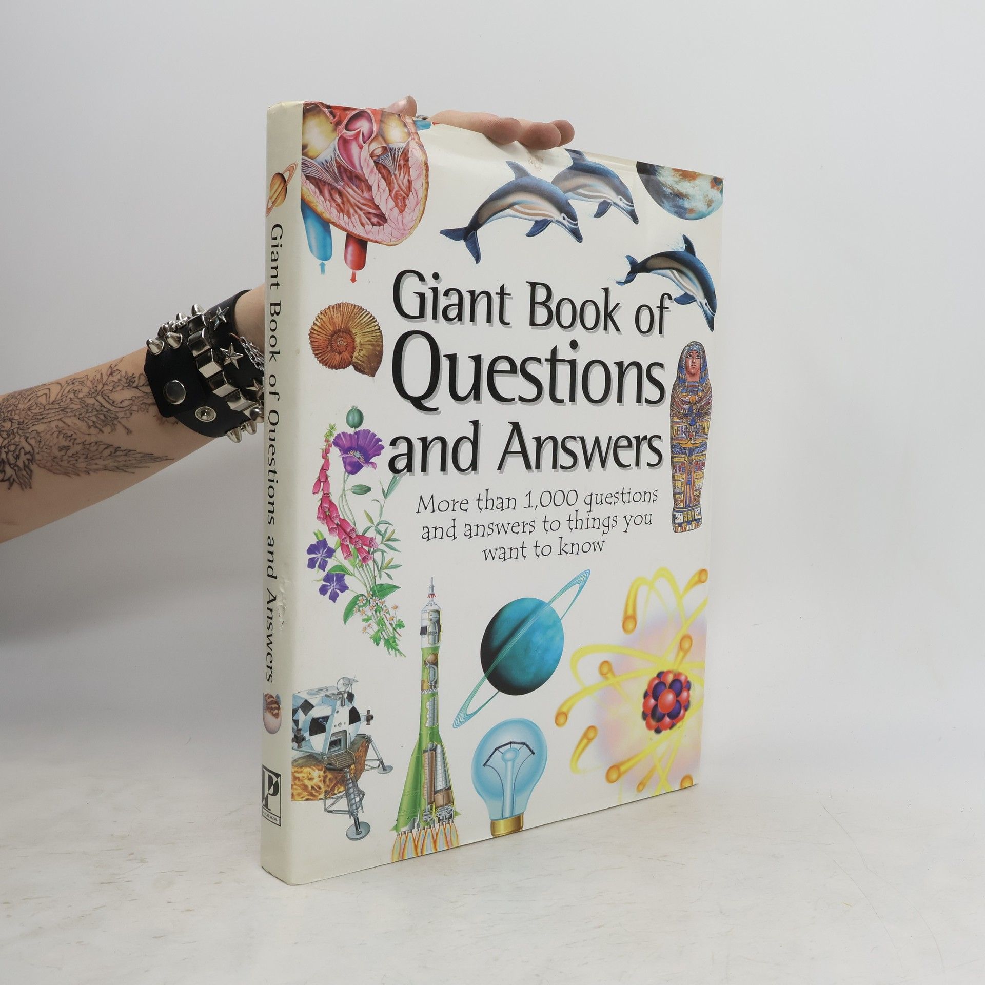 Collectif d'auteurs Giant Book of Questions and Answers