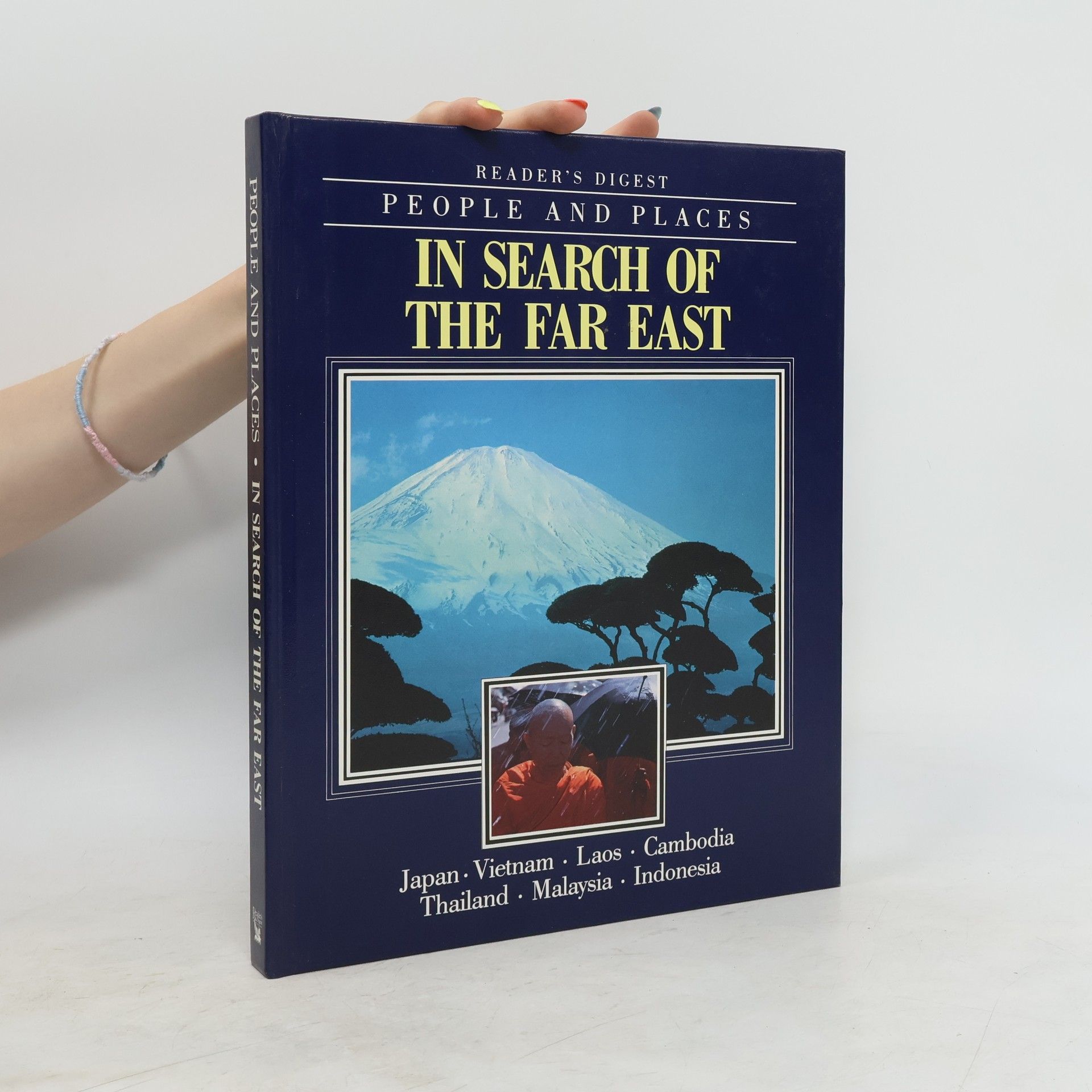 AA.VV. People and Places. In Search of the Far East