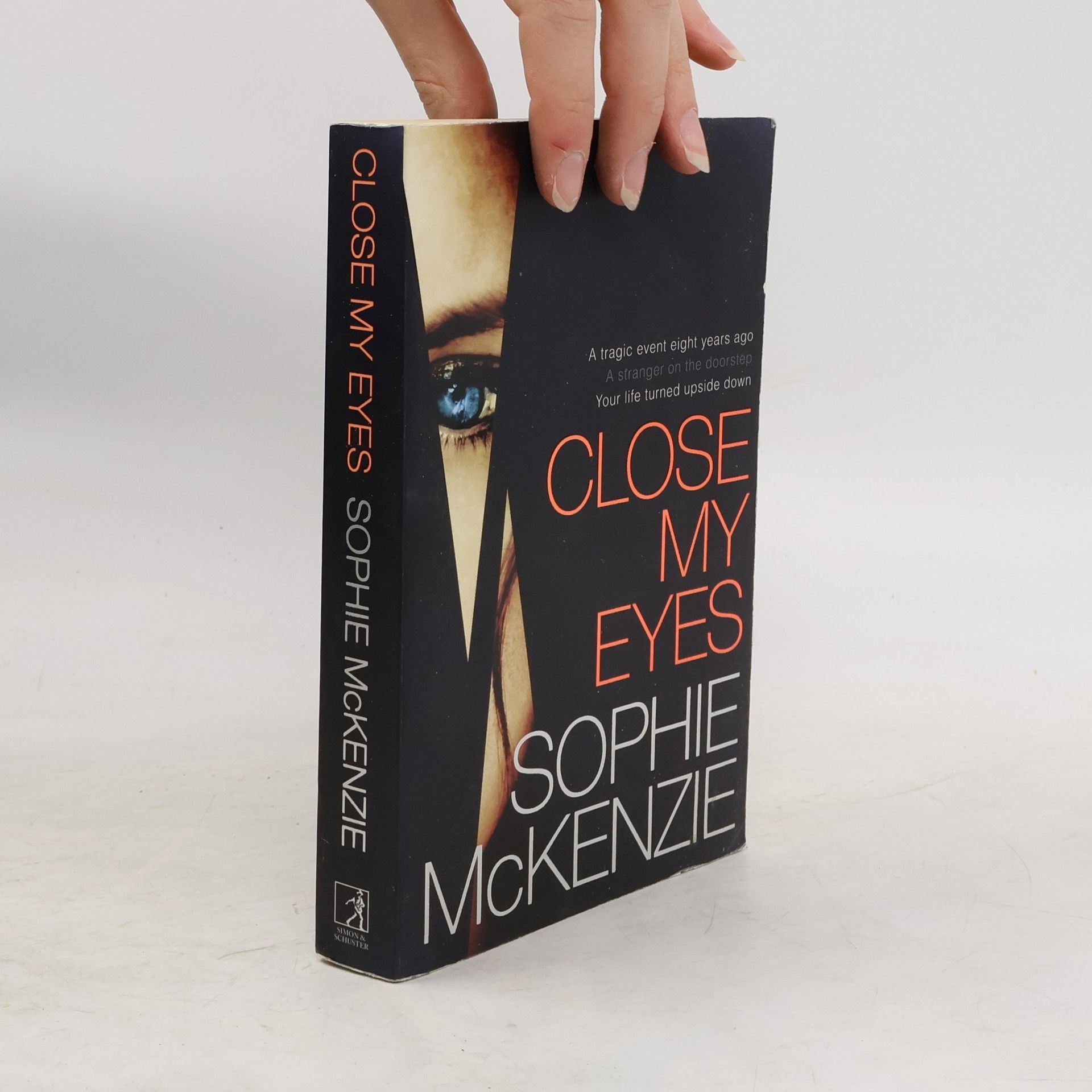 Sophie McKenzie Close My Eyes