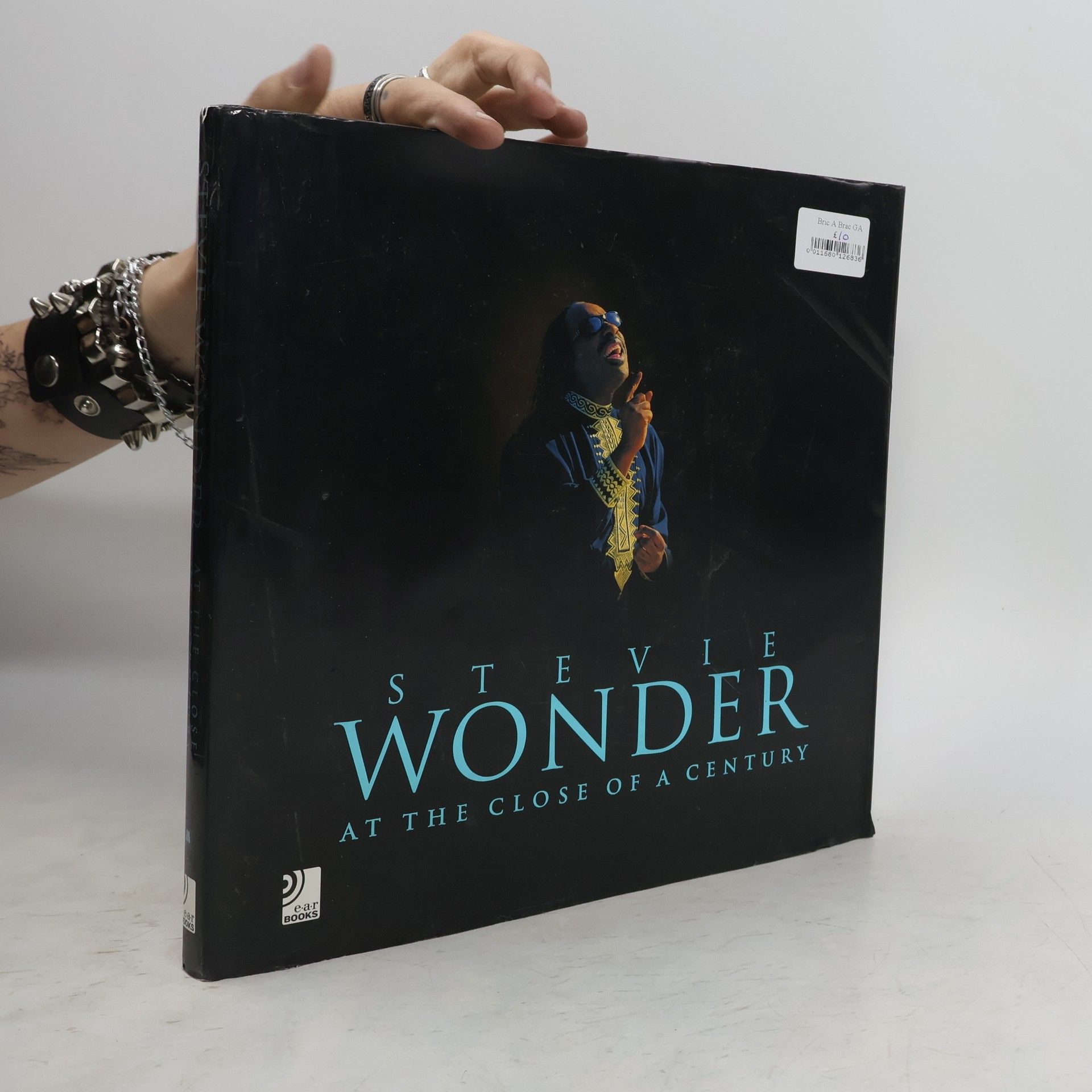 Collective Stevie Wonder at the close a century