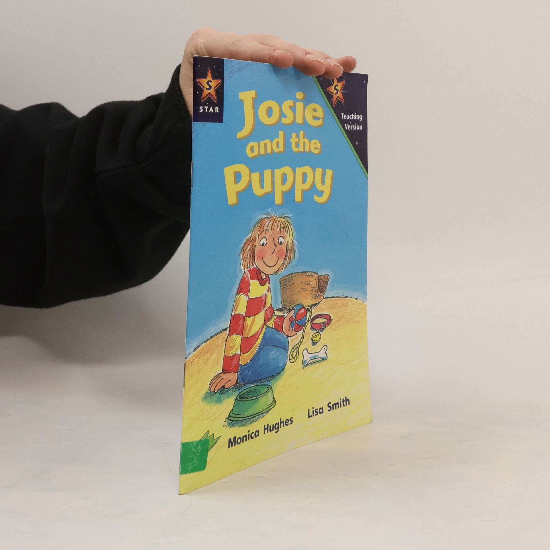 Monica Hughes Josie and the Puppy